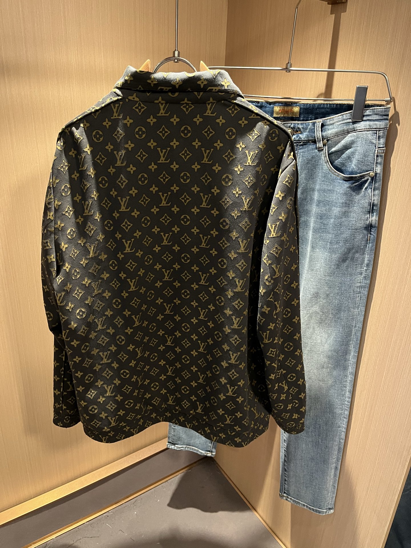 Louis Vuit*on 路易*登 2025秋冬新款轻奢男女同款👫牛仔夹克外套，路易家族的新高端，细节