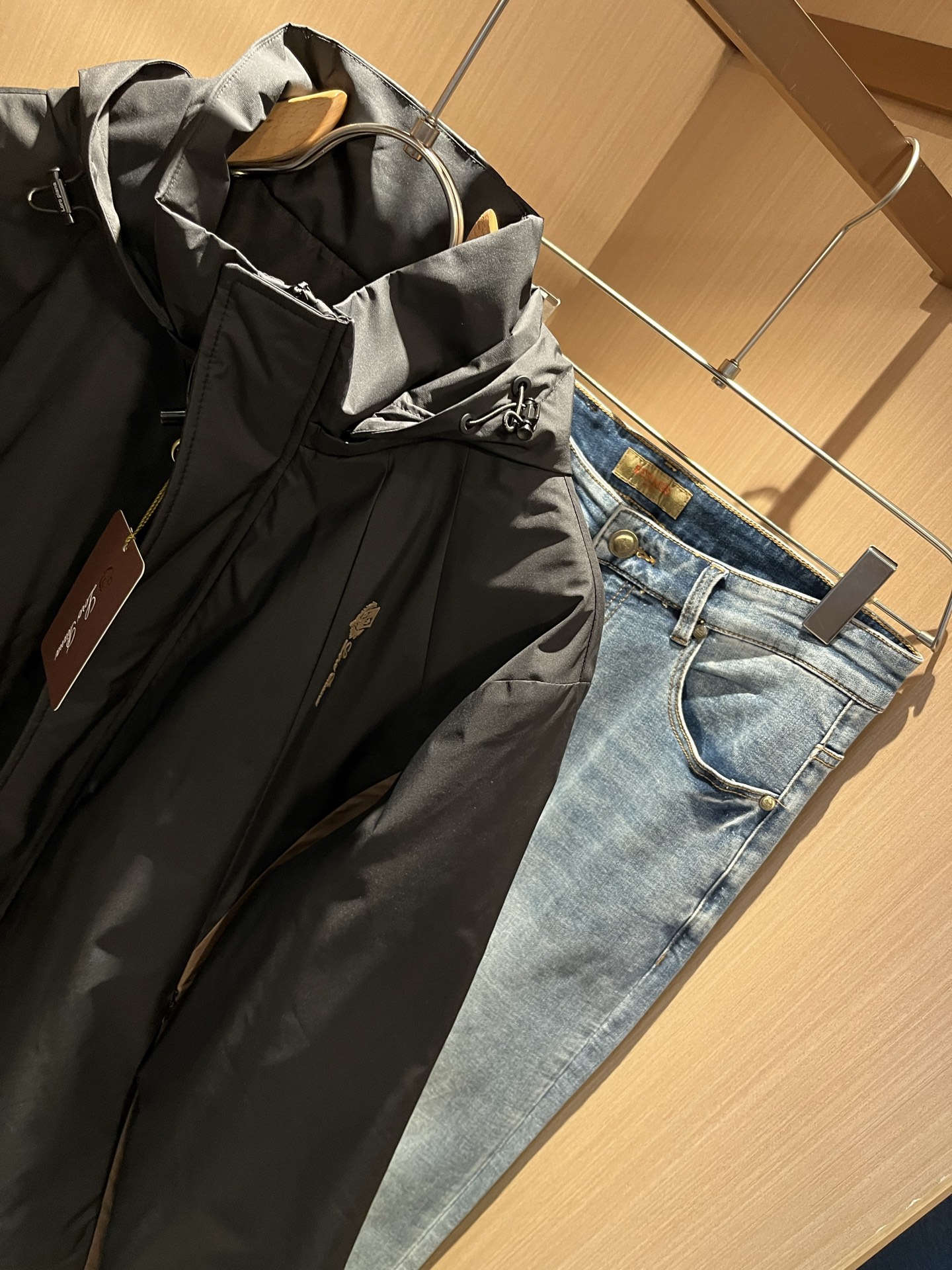 Loro Piana诺悠翩雅 2025秋冬新品男士休闲夹克外套，外贸公司订单！客供聚酯纤维材质，胸前lo