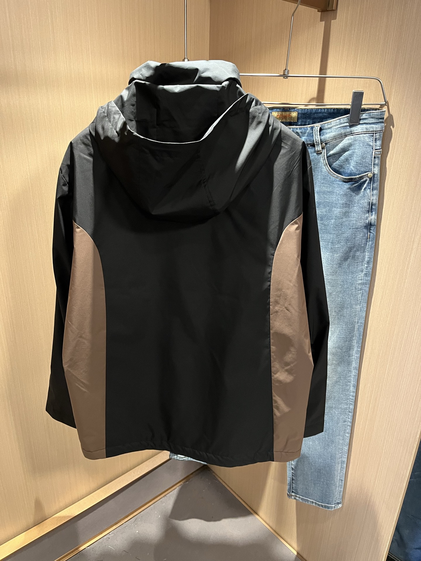 Loro Piana诺悠翩雅 2025秋冬新品男士休闲夹克外套，外贸公司订单！客供聚酯纤维材质，胸前lo