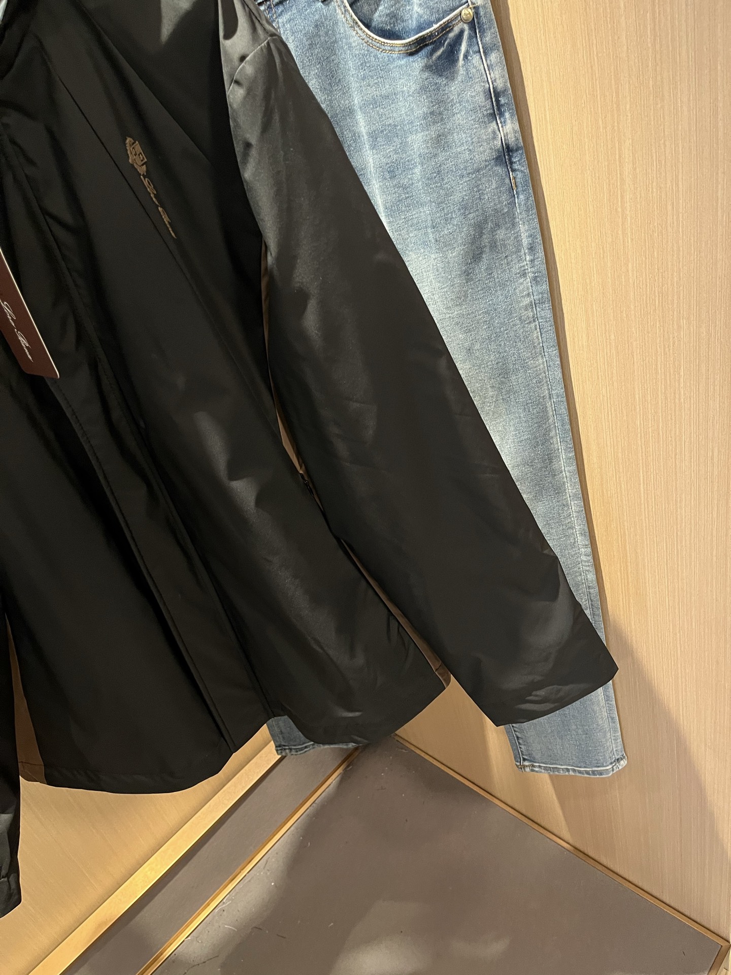 Loro Piana诺悠翩雅 2025秋冬新品男士休闲夹克外套，外贸公司订单！客供聚酯纤维材质，胸前lo