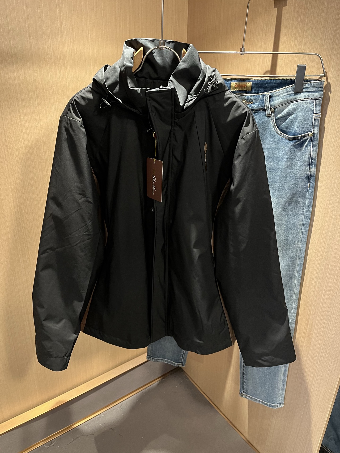 Loro Piana诺悠翩雅 2025秋冬新品男士休闲夹克外套，外贸公司订单！客供聚酯纤维材质，胸前lo