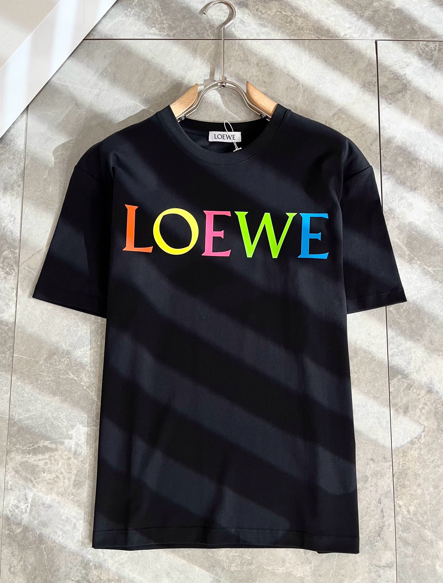 LOE*WE罗*威 2025春夏新款男女同款👫短袖T恤，意大利原厂订单渠道，极具个性高级风，标志logo