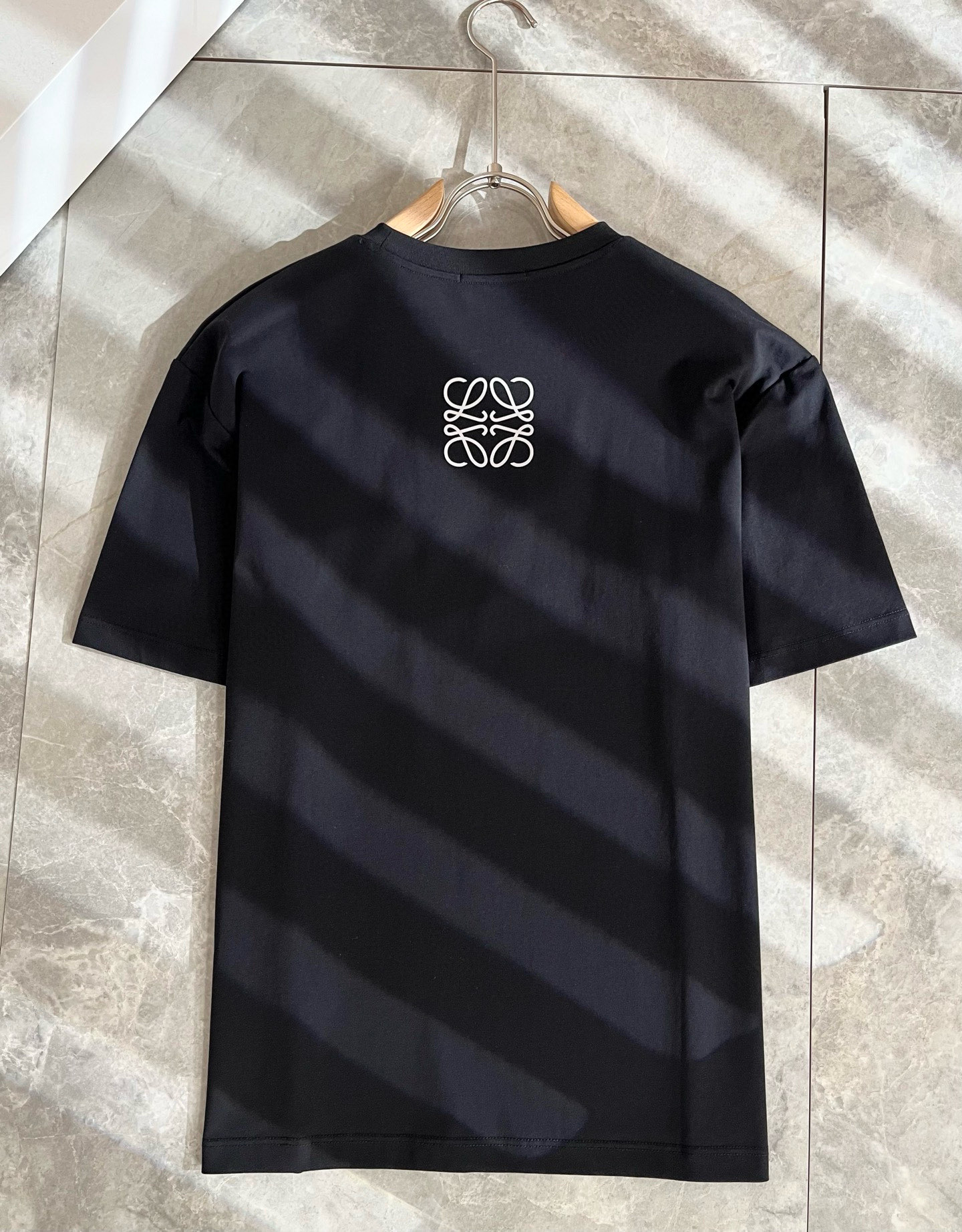 LOE*WE罗*威 2025春夏新款男女同款👫短袖T恤，意大利原厂订单渠道，极具个性高级风，标志logo