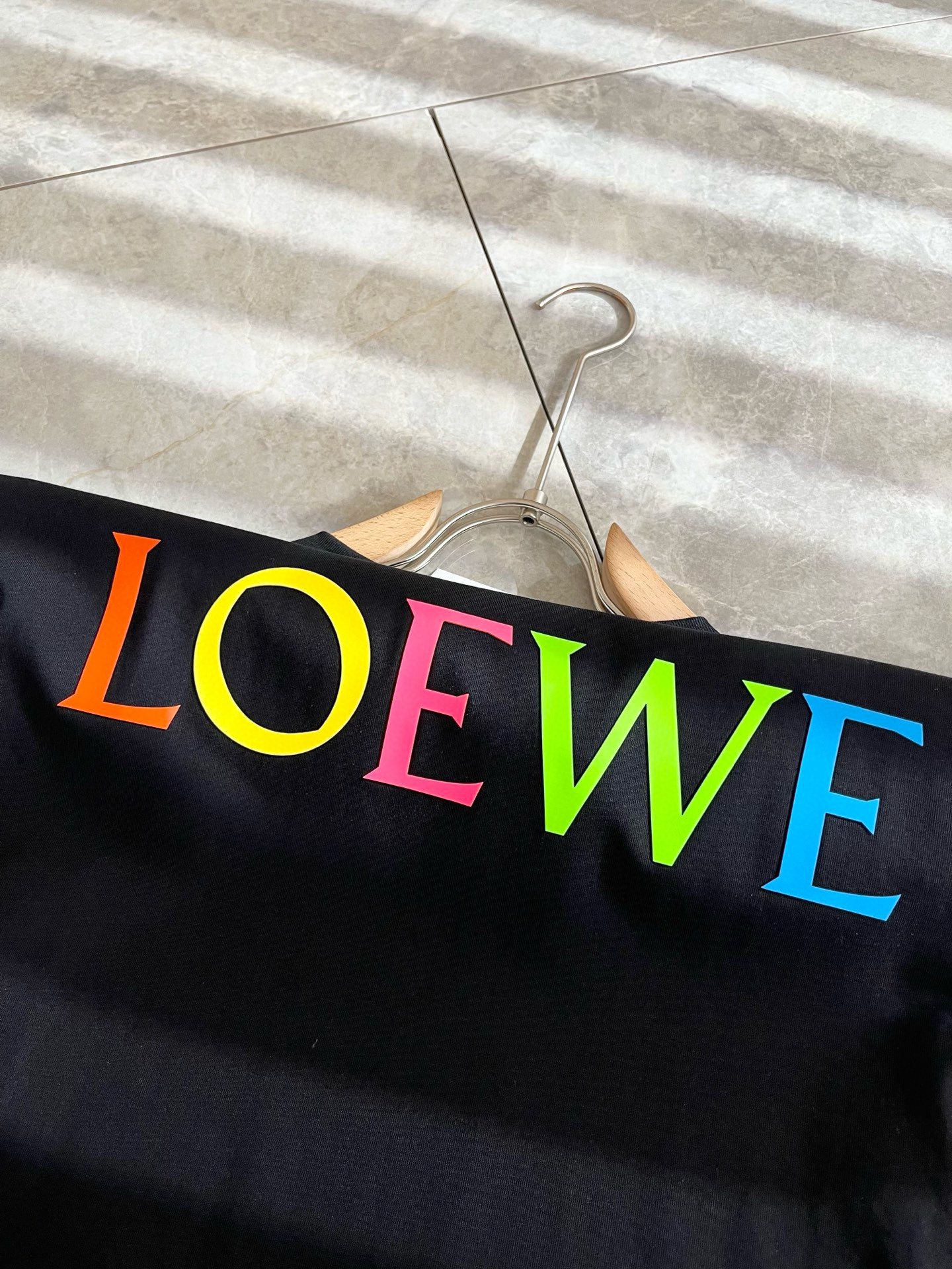 LOE*WE罗*威 2025春夏新款男女同款👫短袖T恤，意大利原厂订单渠道，极具个性高级风，标志logo