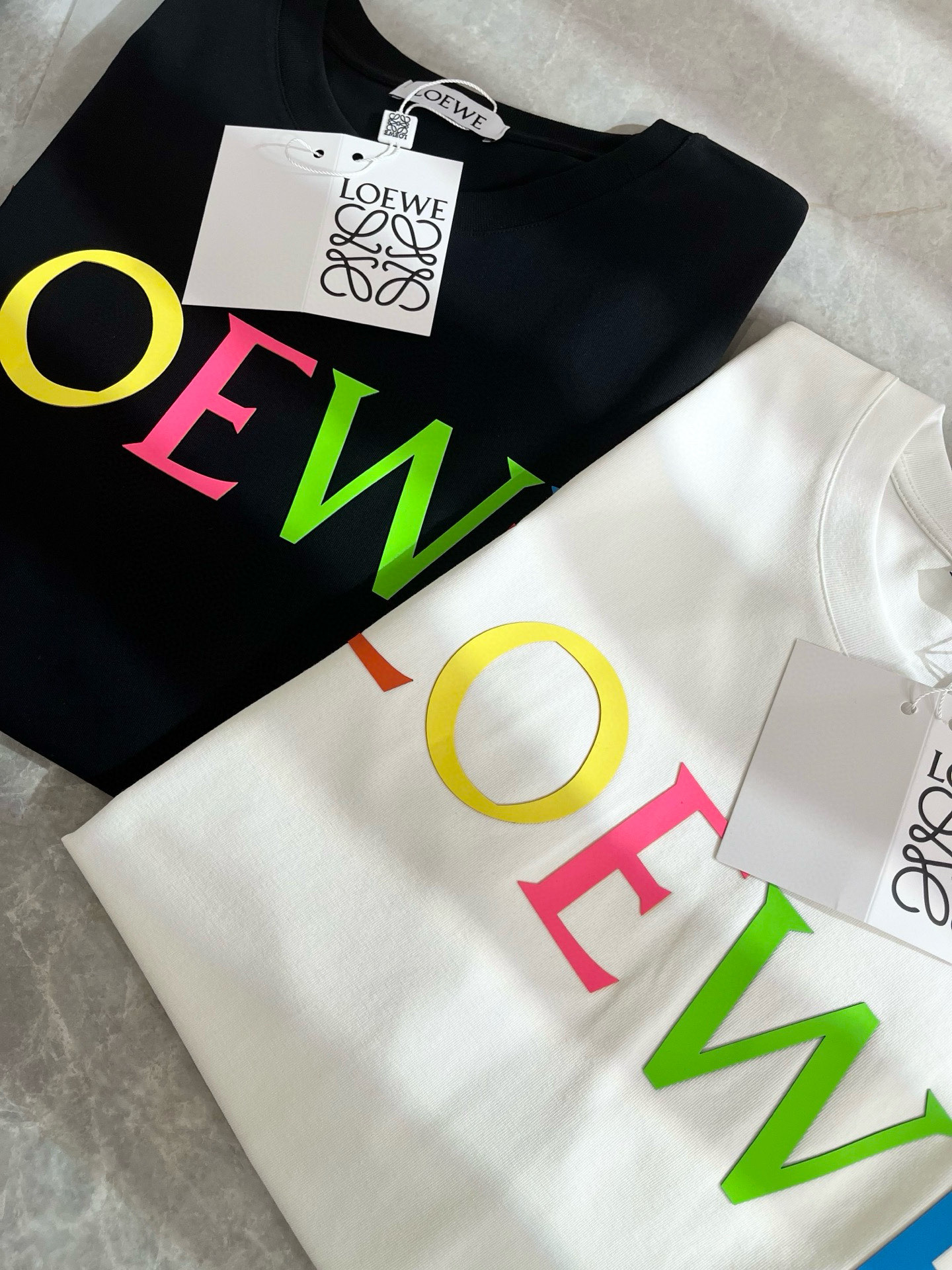 LOE*WE罗*威 2025春夏新款男女同款👫短袖T恤，意大利原厂订单渠道，极具个性高级风，标志logo