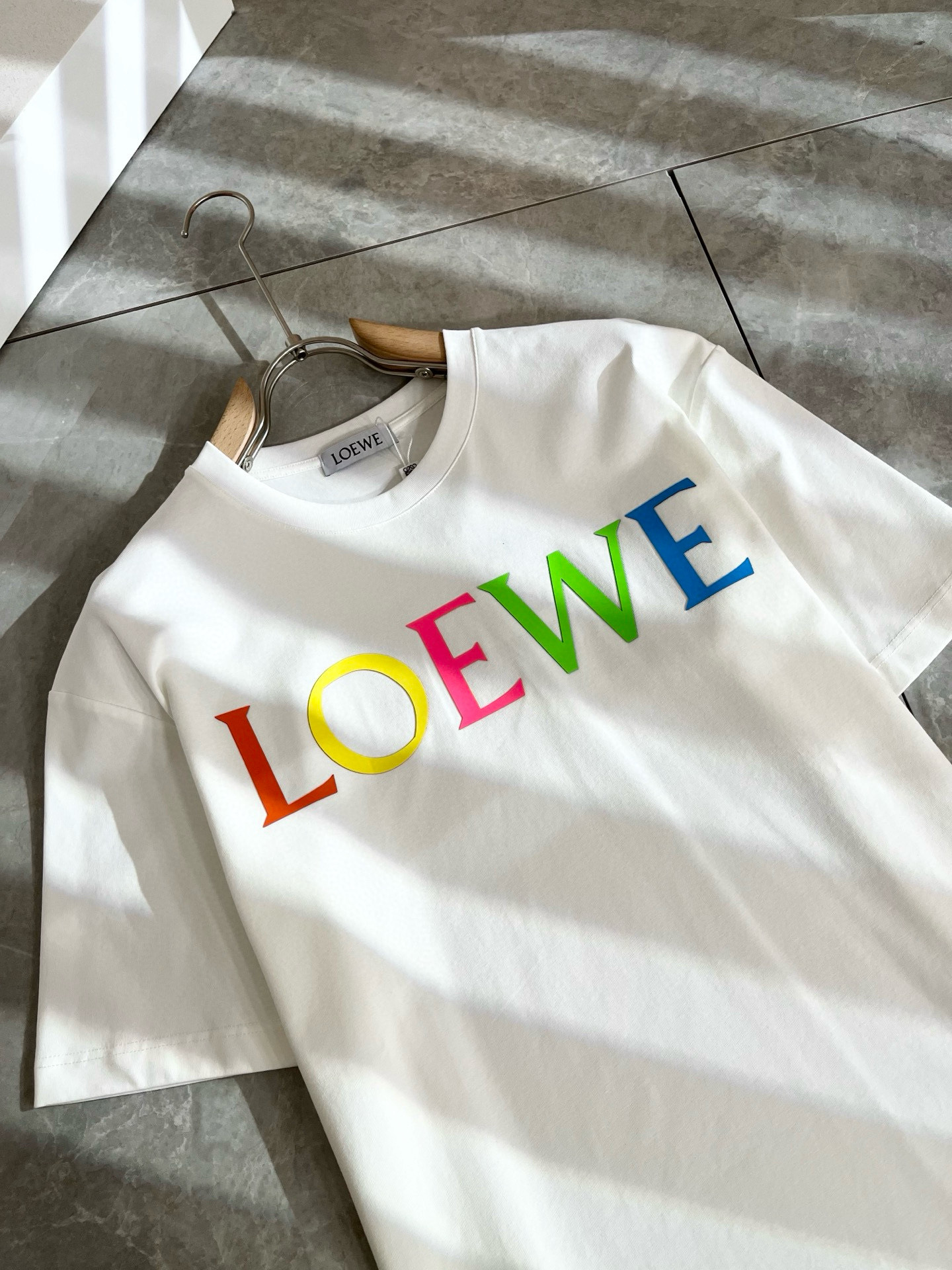 LOE*WE罗*威 2025春夏新款男女同款👫短袖T恤，意大利原厂订单渠道，极具个性高级风，标志logo