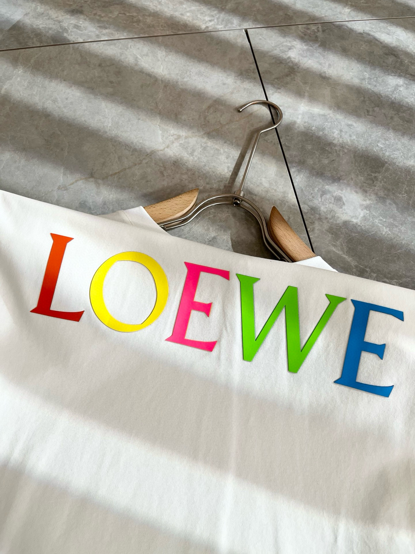 LOE*WE罗*威 2025春夏新款男女同款👫短袖T恤，意大利原厂订单渠道，极具个性高级风，标志logo