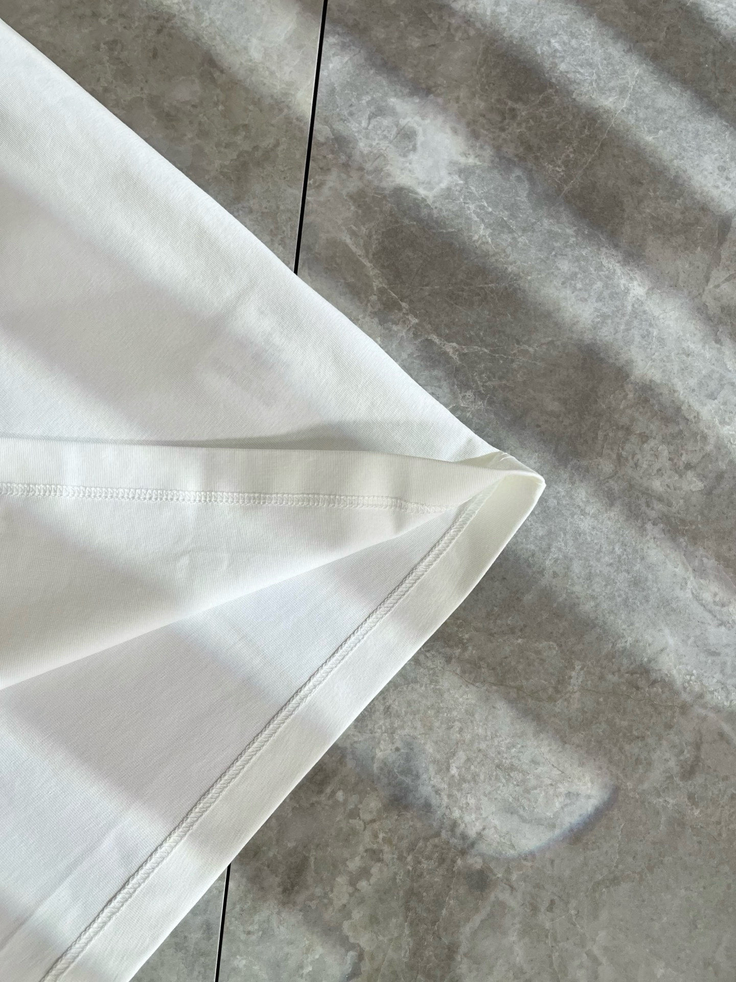 Gucc*古家 2025春夏新款男女同情侣款👫休闲宽松棉质圆领短袖T恤衫！贸易公司渠道稀出，同步官网发售