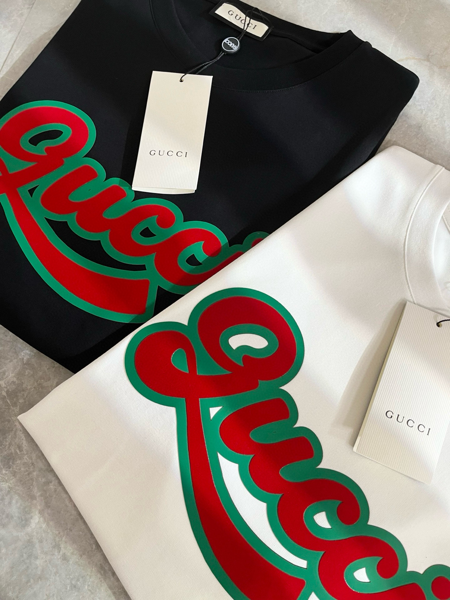 Gucc*古家 2025春夏新款男女同情侣款👫休闲宽松棉质圆领短袖T恤衫！贸易公司渠道稀出，同步官网发售