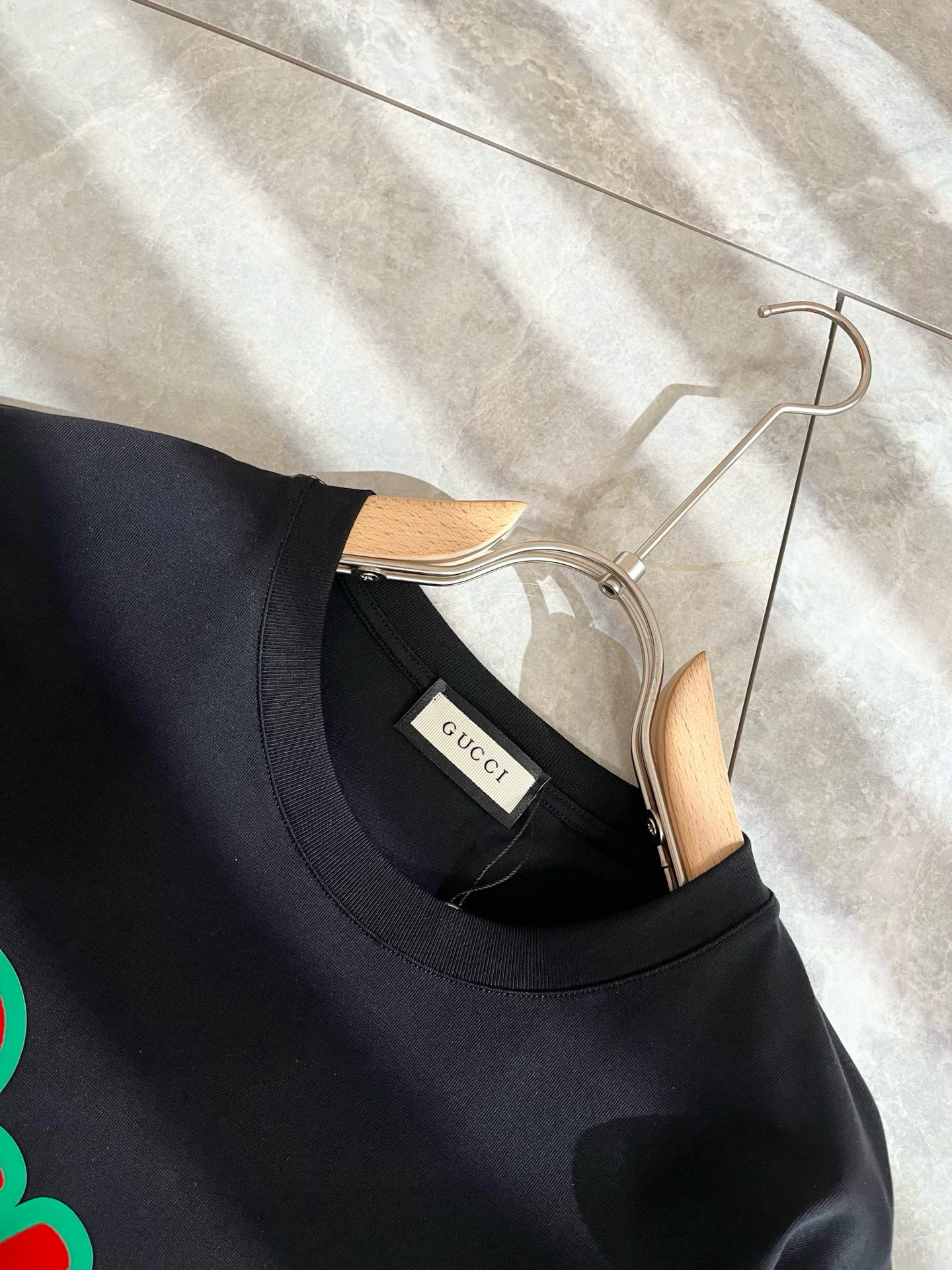 Gucc*古家 2025春夏新款男女同情侣款👫休闲宽松棉质圆领短袖T恤衫！贸易公司渠道稀出，同步官网发售