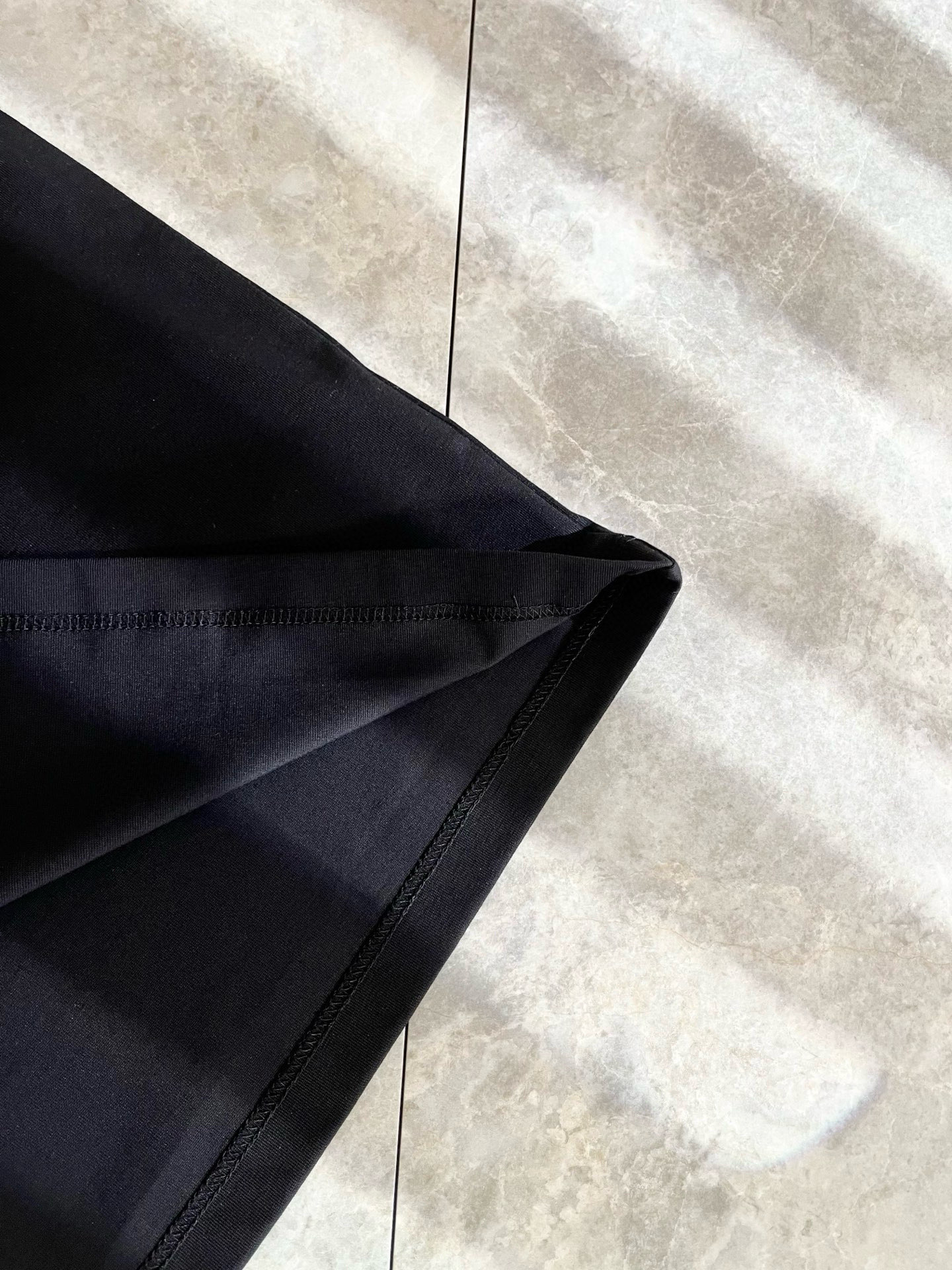 Gucc*古家 2025春夏新款男女同情侣款👫休闲宽松棉质圆领短袖T恤衫！贸易公司渠道稀出，同步官网发售