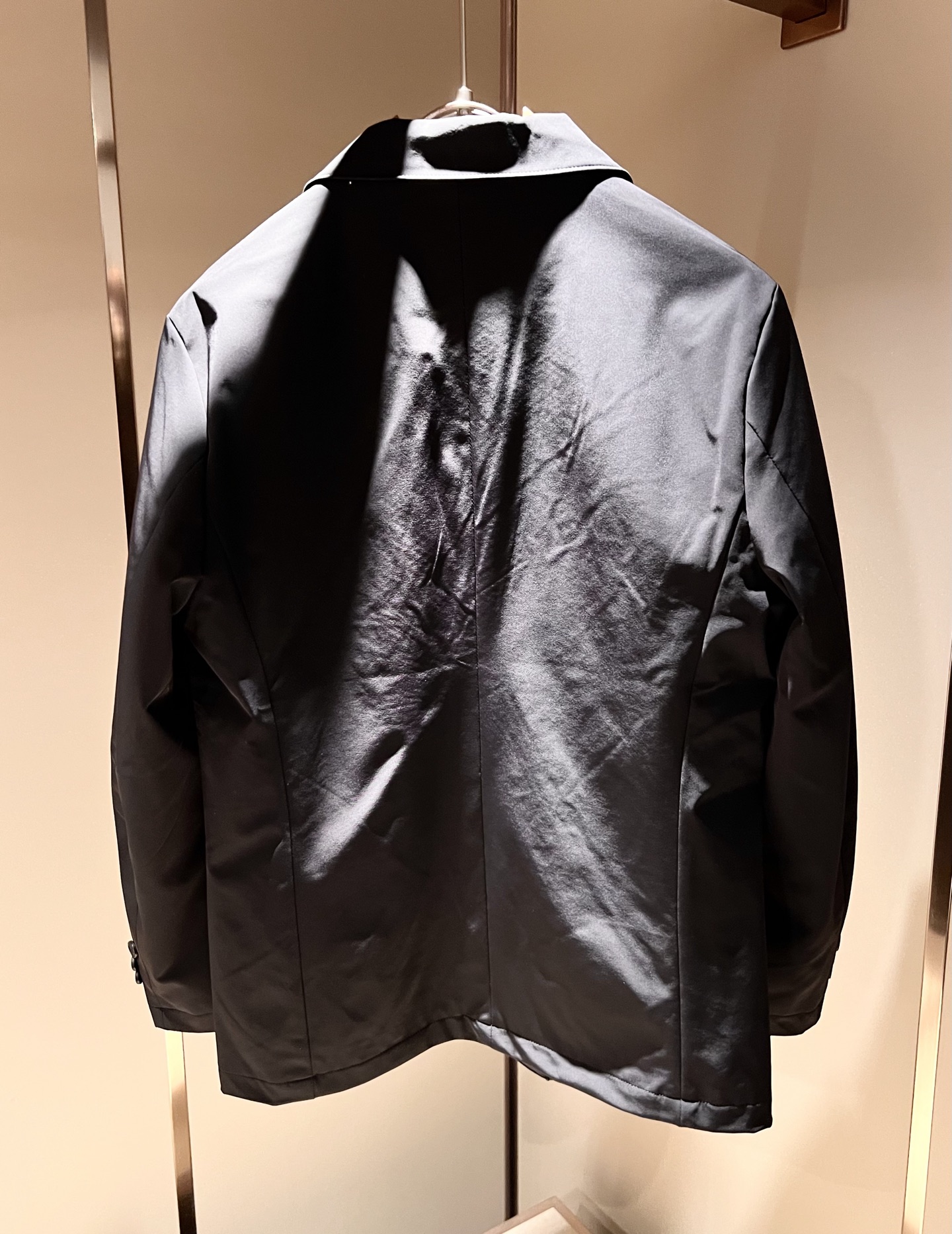 Bur*erry 巴*莉 2025秋季新款经典男士西装夹克外套，品牌经典格子设计元素！既不单调也不复杂,