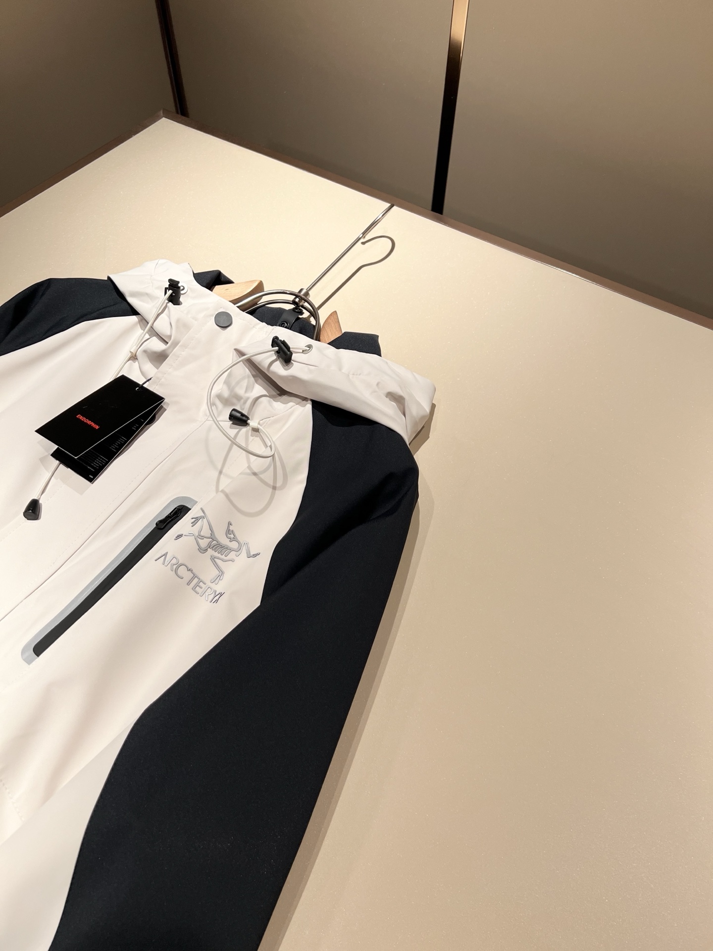 ARCTER*X始*祖鸟 2025秋冬新款男女同款👫夹克外套，户外品牌可能大家第一想到的就是加拿大鹅、始