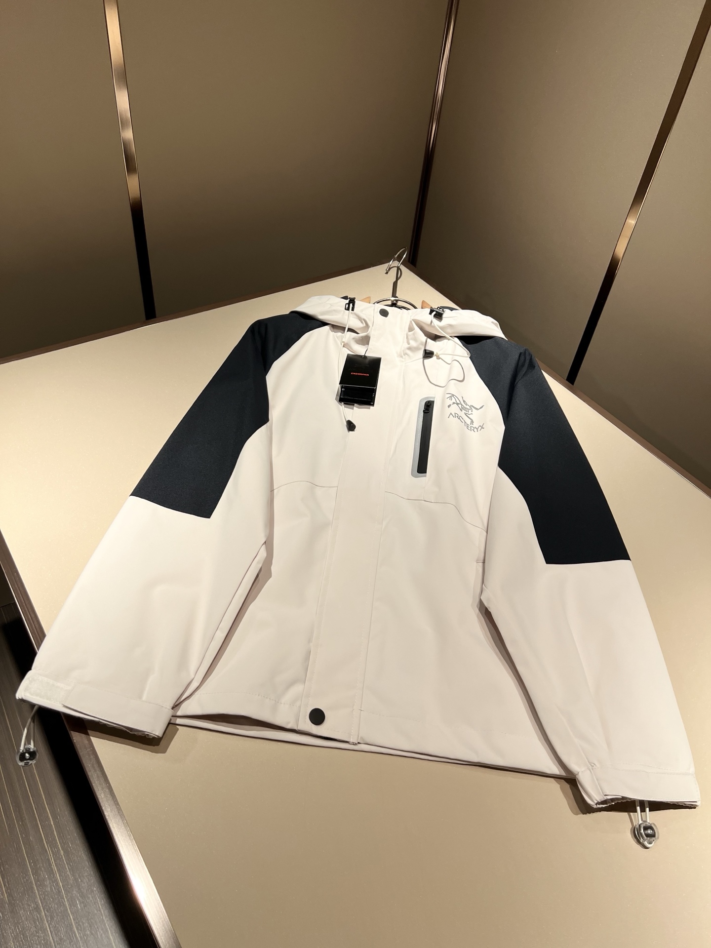 ARCTER*X始*祖鸟 2025秋冬新款男女同款👫夹克外套，户外品牌可能大家第一想到的就是加拿大鹅、始