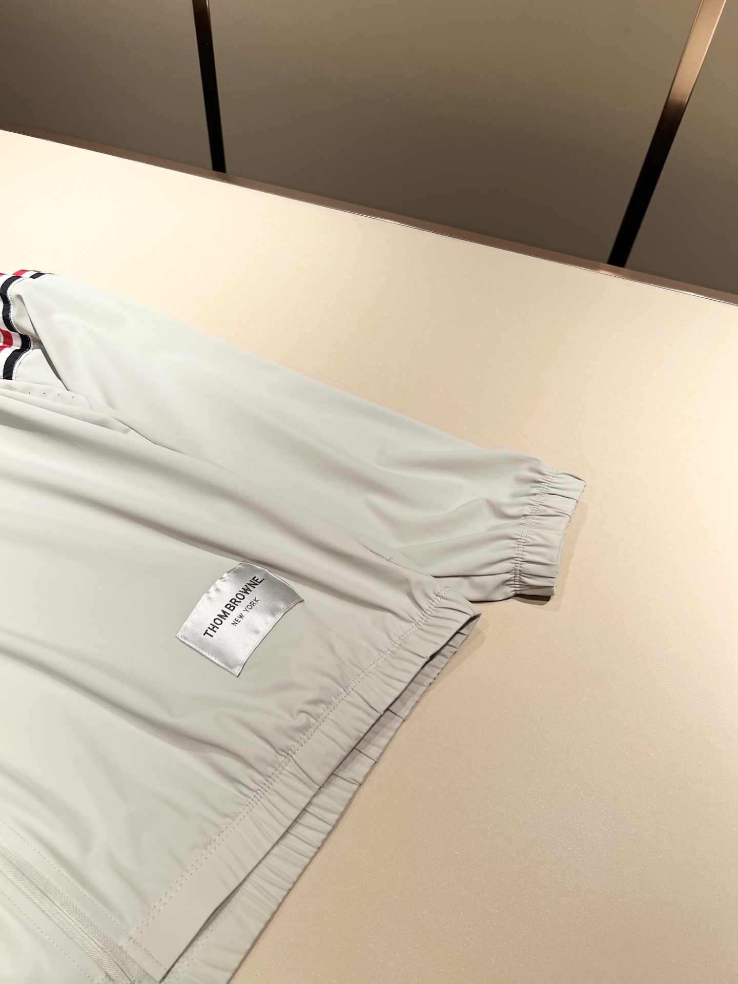 ThomBrow*e汤姆*朗2025春夏新款夹克外套！今年的专柜新品，男士超软面料帅酷爆款 防晒衣外套。