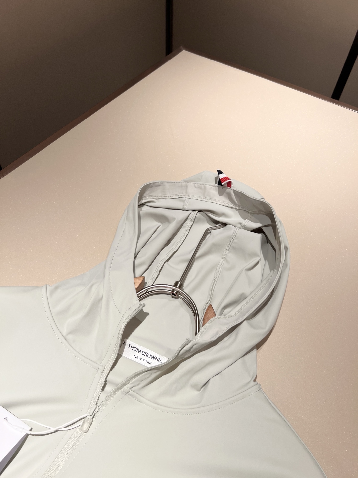 ThomBrow*e汤姆*朗2025春夏新款夹克外套！今年的专柜新品，男士超软面料帅酷爆款 防晒衣外套。