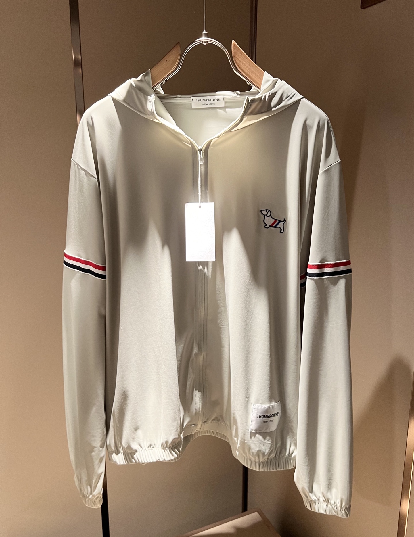 ThomBrow*e汤姆*朗2025春夏新款夹克外套！今年的专柜新品，男士超软面料帅酷爆款 防晒衣外套。