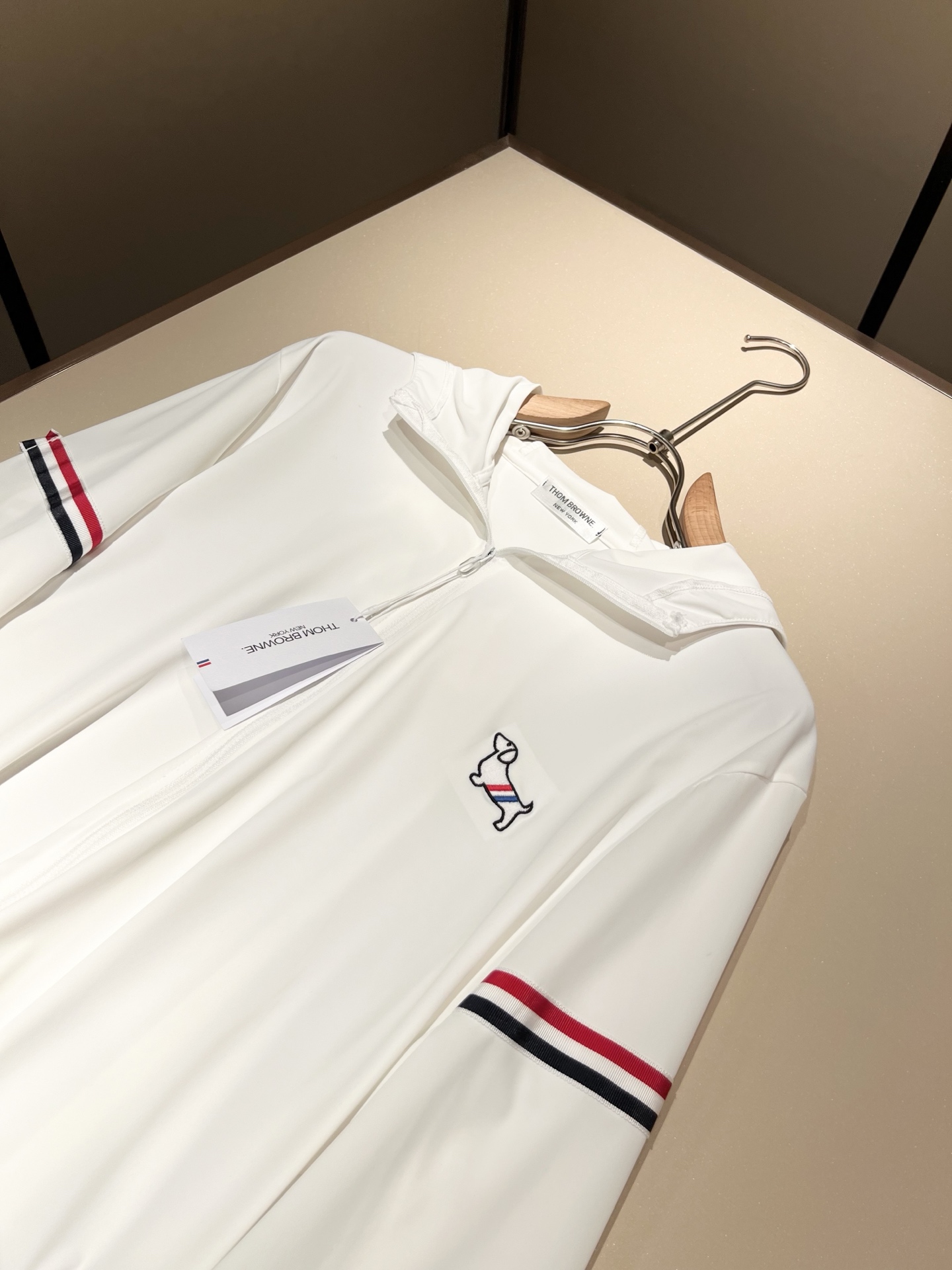 ThomBrow*e汤姆*朗2025春夏新款夹克外套！今年的专柜新品，男士超软面料帅酷爆款 防晒衣外套。