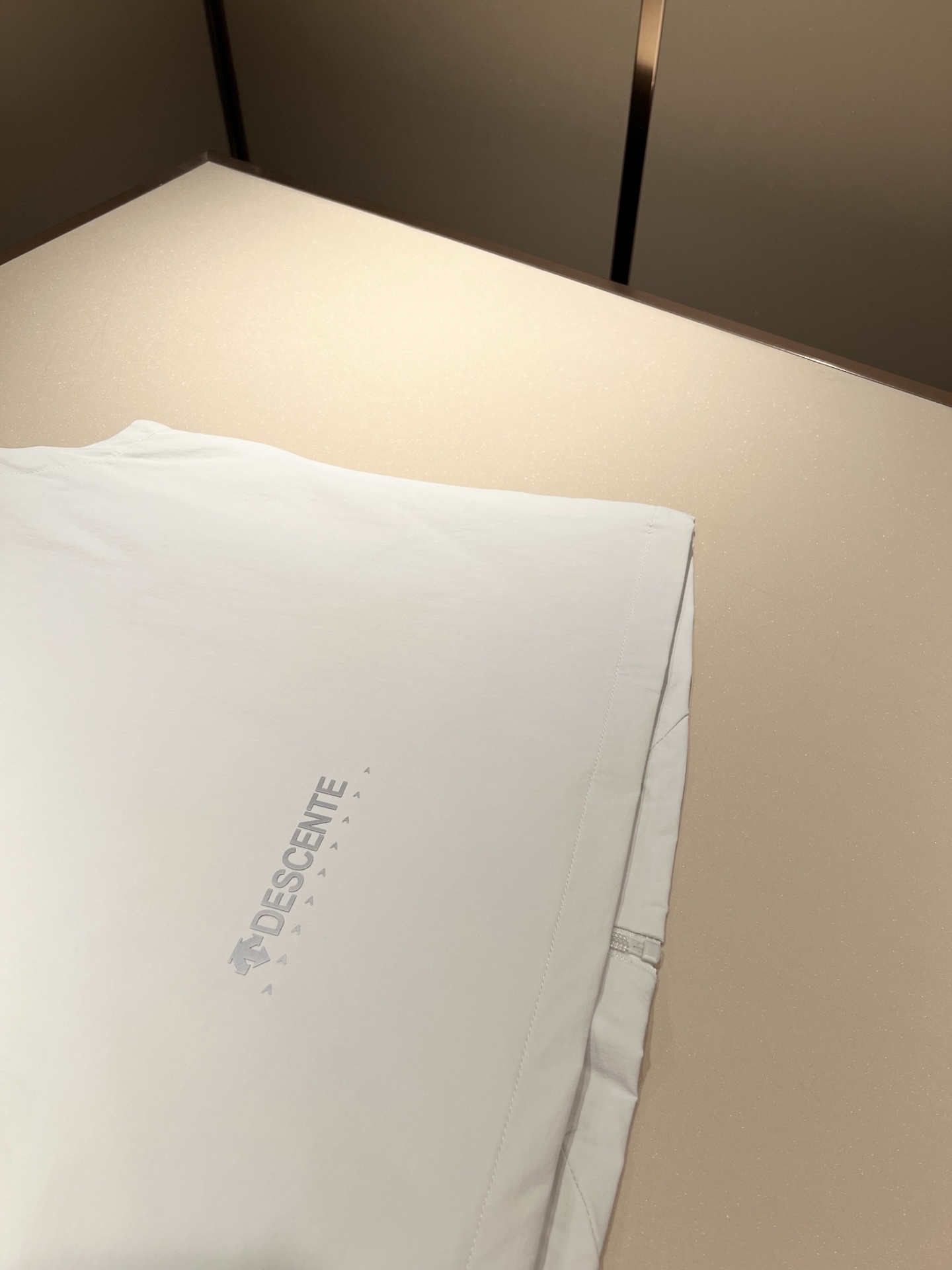 迪桑特DESCENTE，⚠️双面穿，2025秋冬新款男女同款马甲，自1935年荣耀至今的专业运动品牌。8