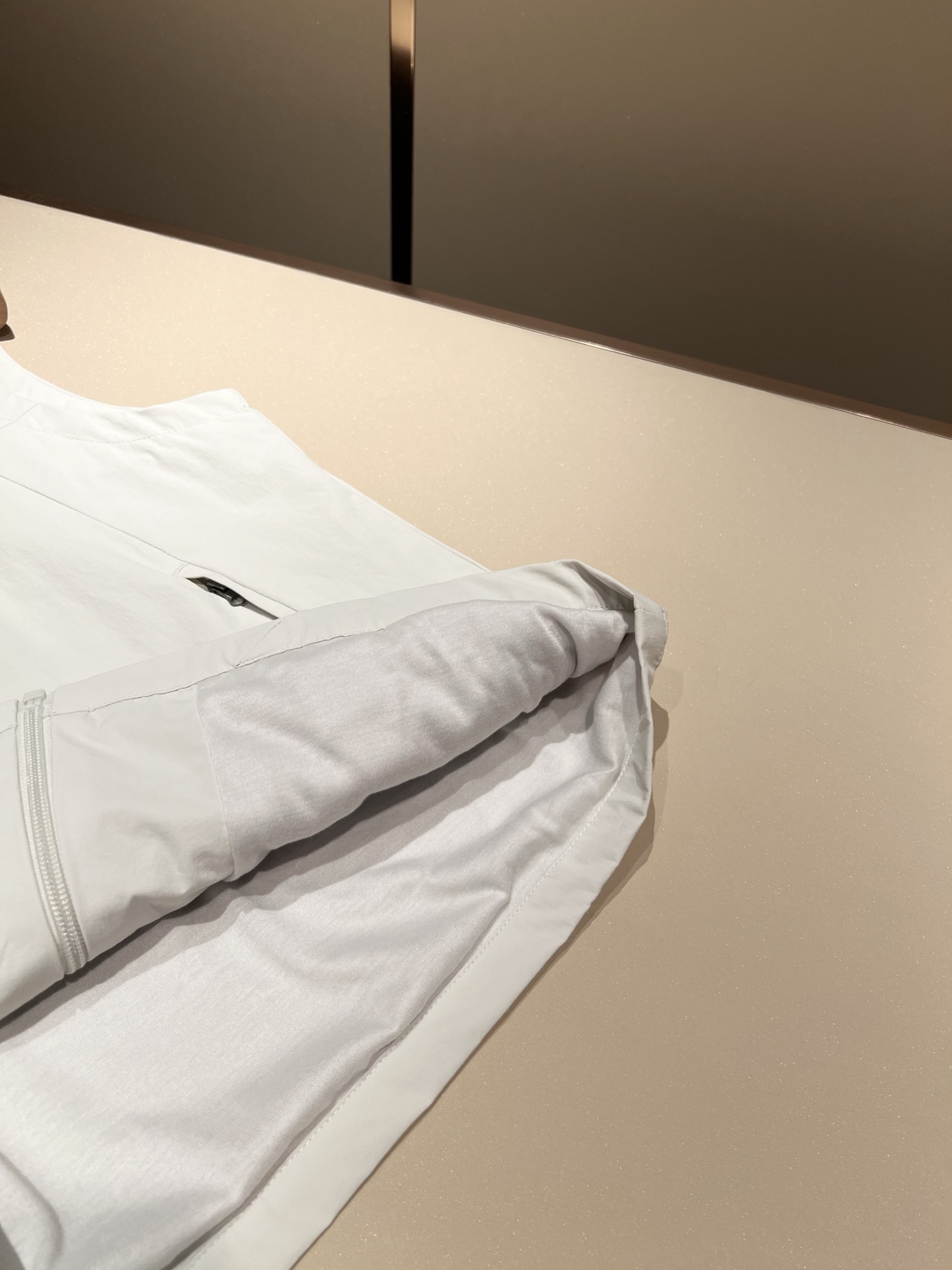 迪桑特DESCENTE，⚠️双面穿，2025秋冬新款男女同款马甲，自1935年荣耀至今的专业运动品牌。8