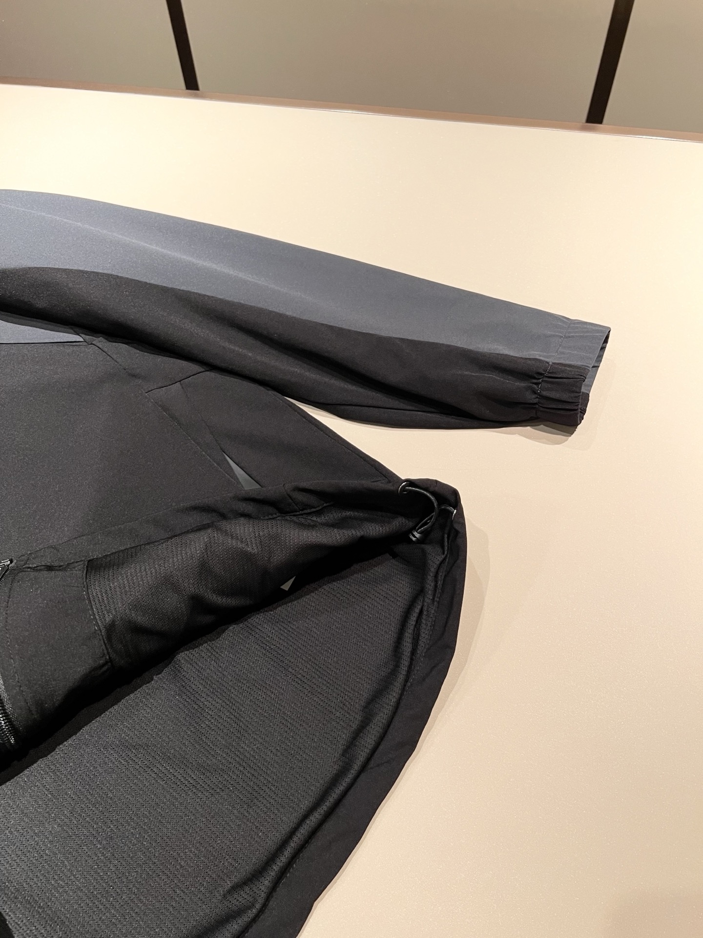 ARCTER*X始*祖鸟 2025秋冬新款男女同款👫夹克外套，户外品牌可能大家第一想到的就是加拿大鹅、始