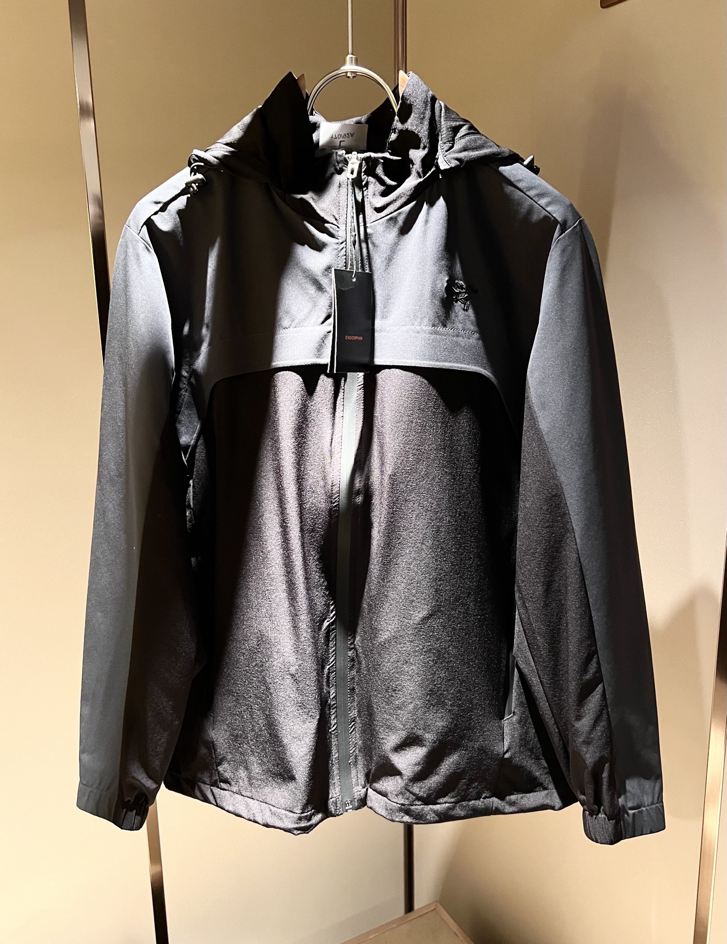 ARCTER*X始*祖鸟 2025秋冬新款男女同款👫夹克外套，户外品牌可能大家第一想到的就是加拿大鹅、始