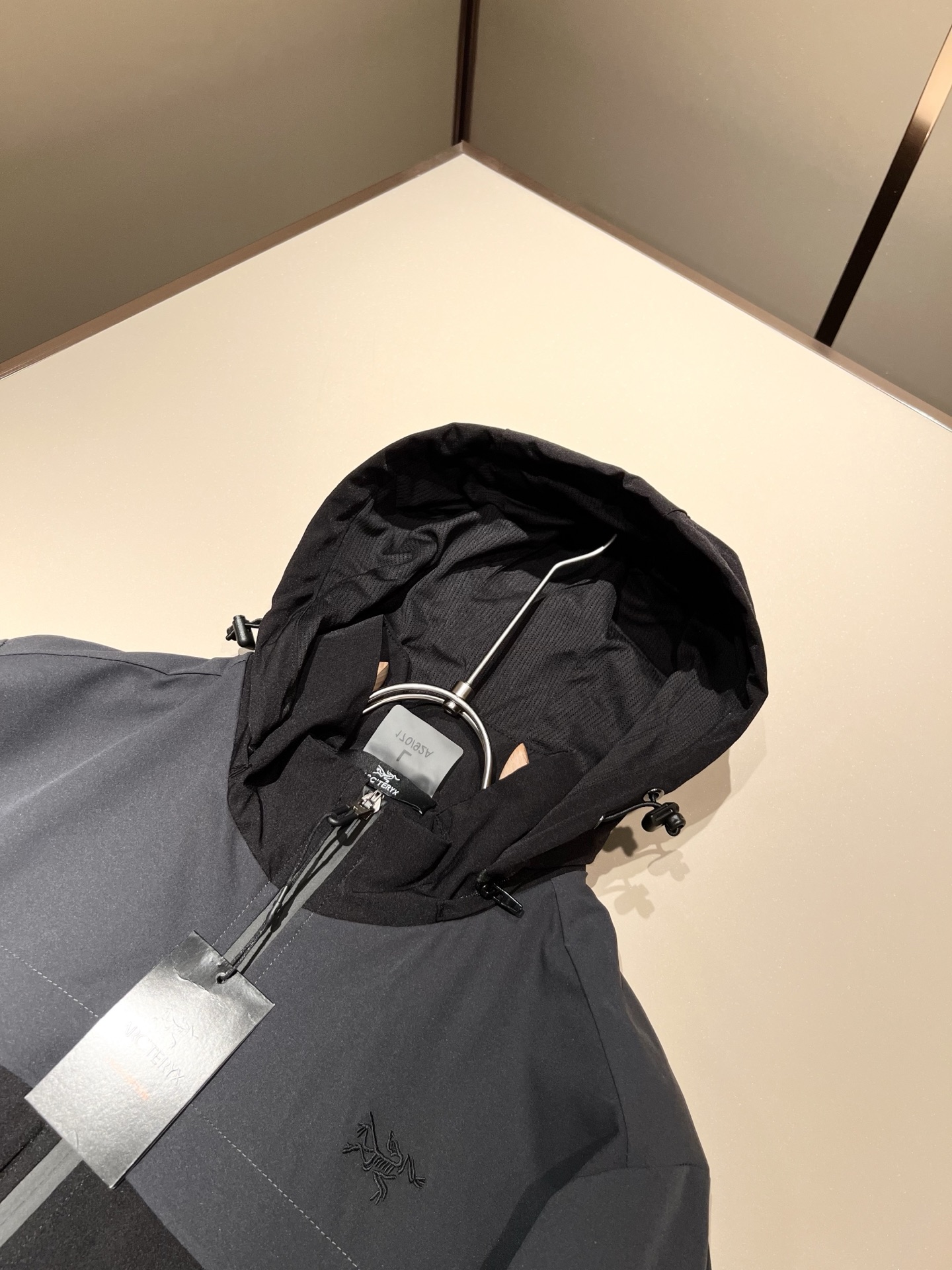 ARCTER*X始*祖鸟 2025秋冬新款男女同款👫夹克外套，户外品牌可能大家第一想到的就是加拿大鹅、始