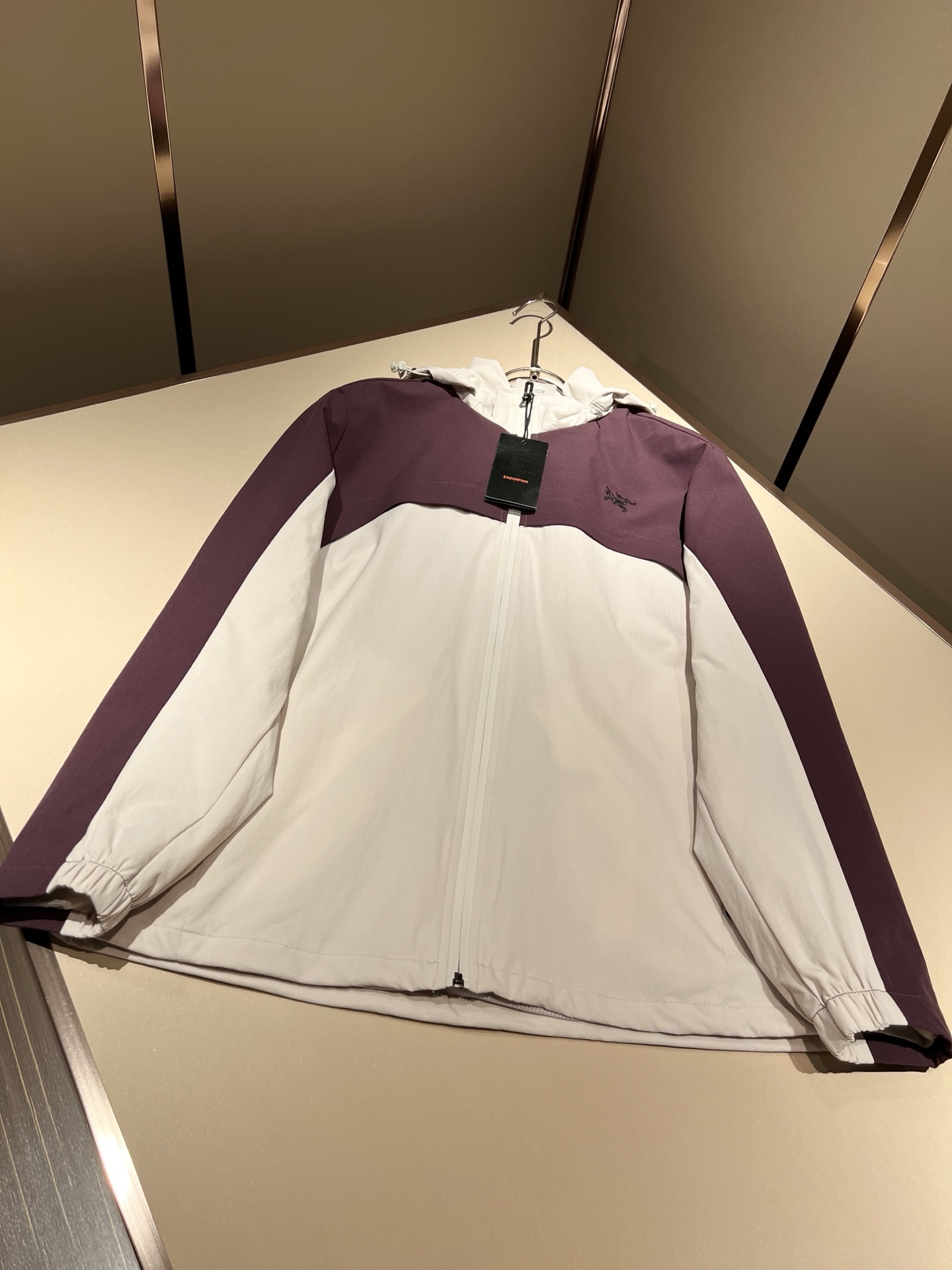 ARCTER*X始*祖鸟 2025秋冬新款男女同款👫夹克外套，户外品牌可能大家第一想到的就是加拿大鹅、始