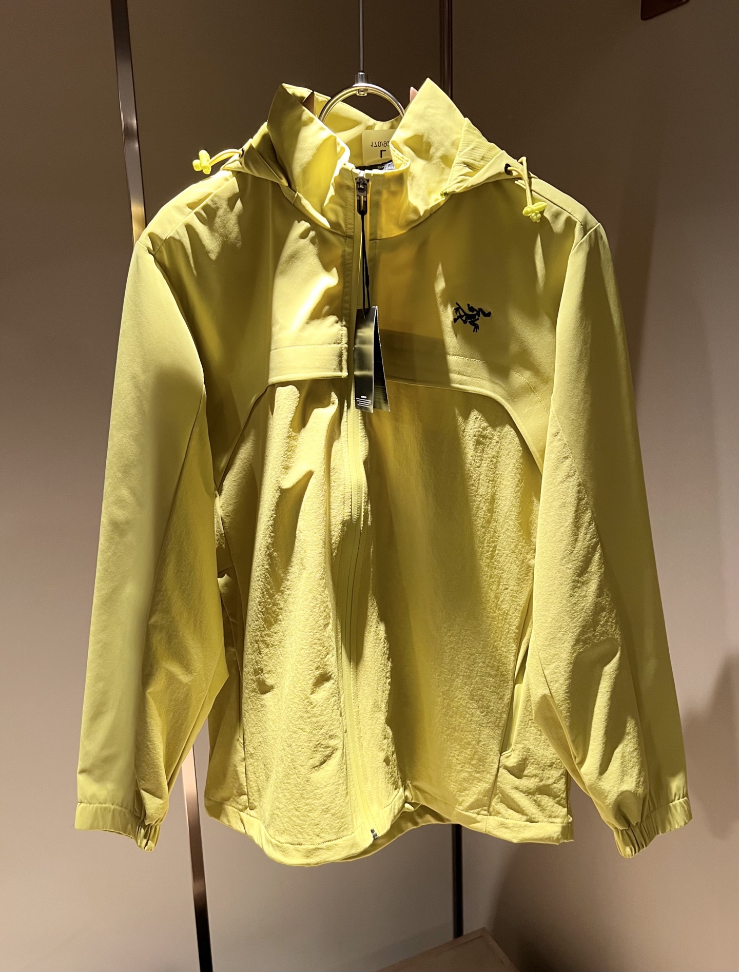 ARCTER*X始*祖鸟 2025秋冬新款男女同款👫夹克外套，户外品牌可能大家第一想到的就是加拿大鹅、始