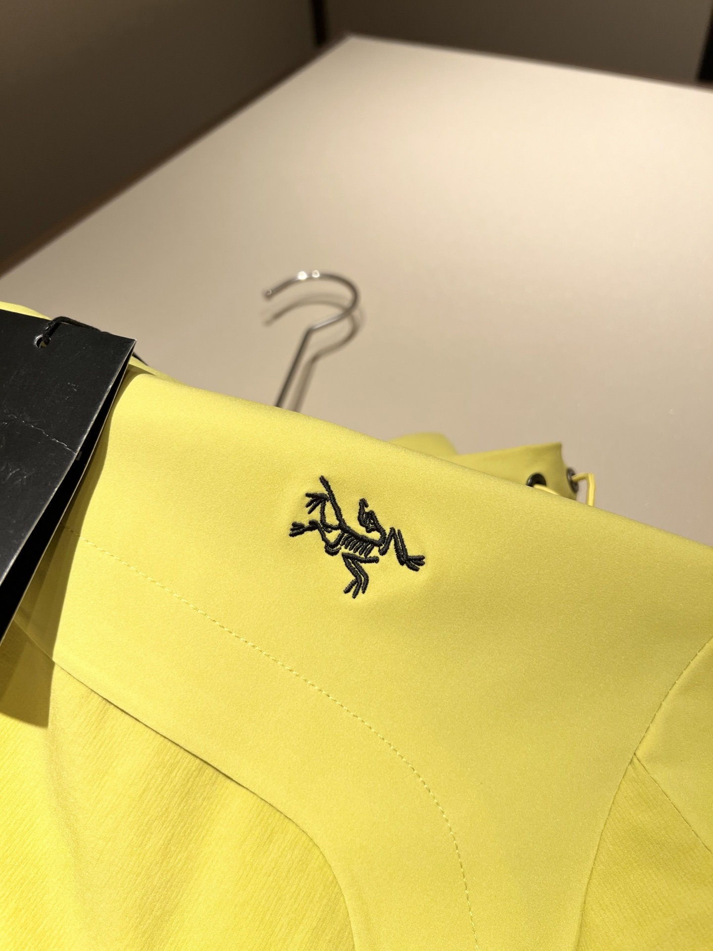 ARCTER*X始*祖鸟 2025秋冬新款男女同款👫夹克外套，户外品牌可能大家第一想到的就是加拿大鹅、始