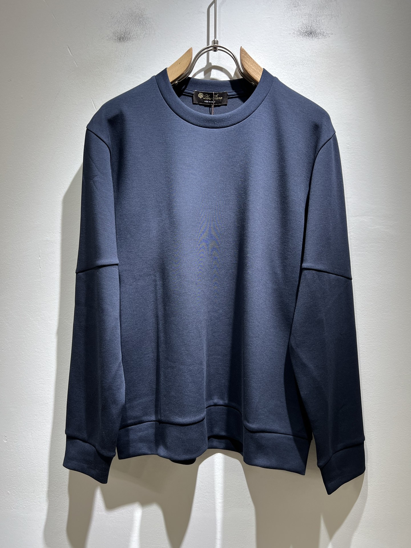 NO:514112,Loro Piana Nuoyou Pianya 2025 autumn and winter new men's sweatshirts, foreign trade company orders!  Customer-supplied baby lint cotton material, one of the classic proprietary fabrics!  The texture is light, soft and delicate, but the shape is straight and stylish!  Adopt multi-layer structure and windproof performance. Details and ultimate luxury... Perfectly interpret high-quality quality. Size M-4XL, loro piana, hoodie, sweatshirts, alexander wang19860909Loro Piana诺悠翩雅 2025秋冬新品男士卫衣,外贸公司订单！客供婴儿绒棉材质,经典的专有织物之一！ 质地轻盈、触感又柔软细腻、但型态又笔挺有型！ 采用多层结构、具备防风性能. 细节、奢华极致… 完美演绎高品质品相.尺码M-4XL,,loro piana,hoodie,sweatshirts,alexander wang,Men's clothing