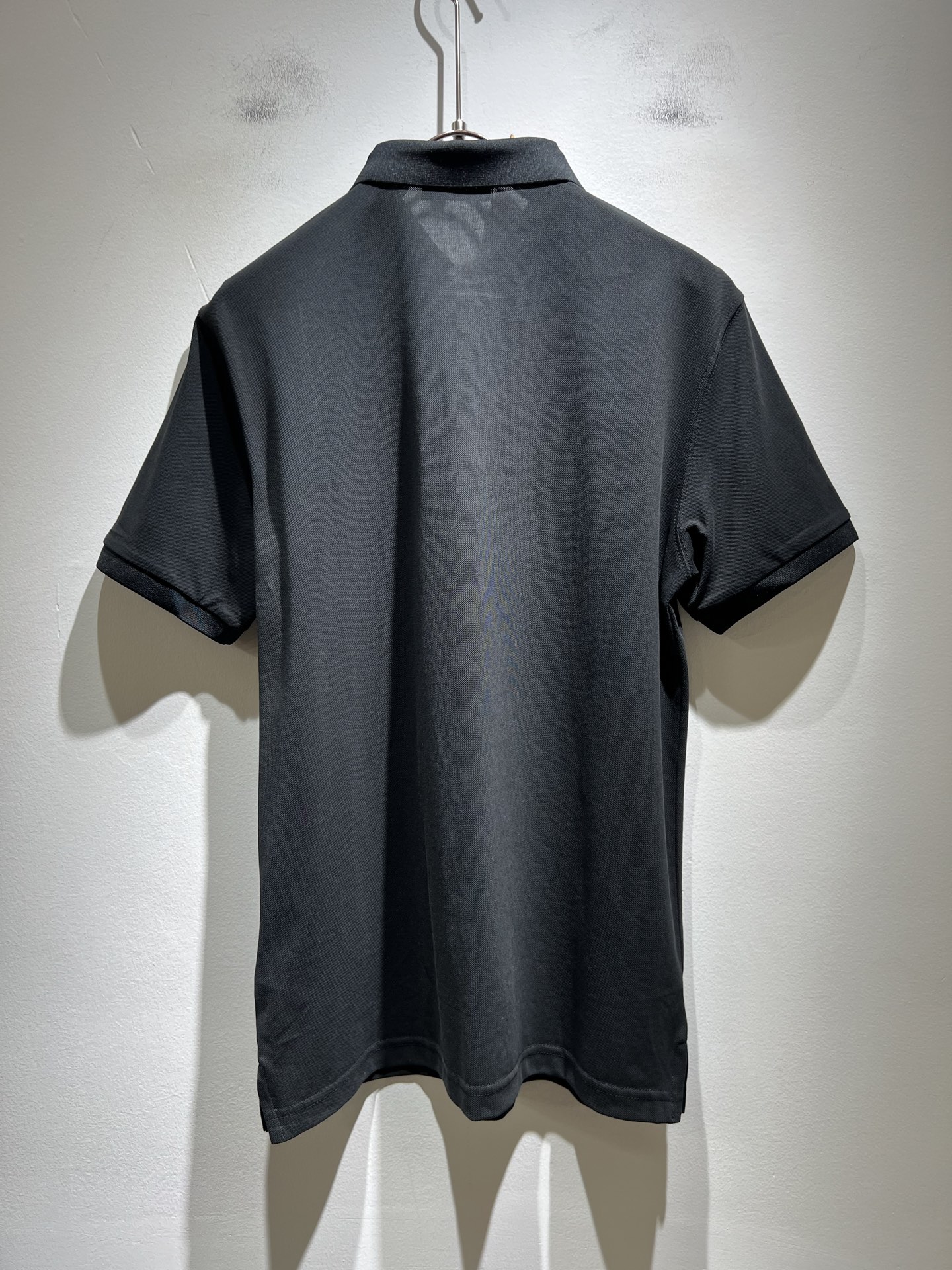 FEN 芬*迪2025春夏新款短袖Polo衫！净版百搭不限制年龄，胸前logo图案压胶工艺设计！无论你是