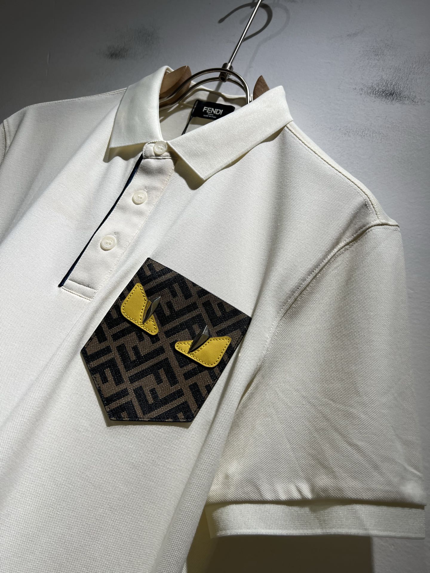 FEN 芬*迪2025春夏新款短袖Polo衫！净版百搭不限制年龄，胸前logo图案压胶工艺设计！无论你是