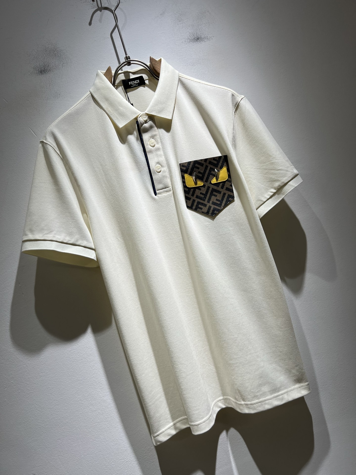 FEN 芬*迪2025春夏新款短袖Polo衫！净版百搭不限制年龄，胸前logo图案压胶工艺设计！无论你是