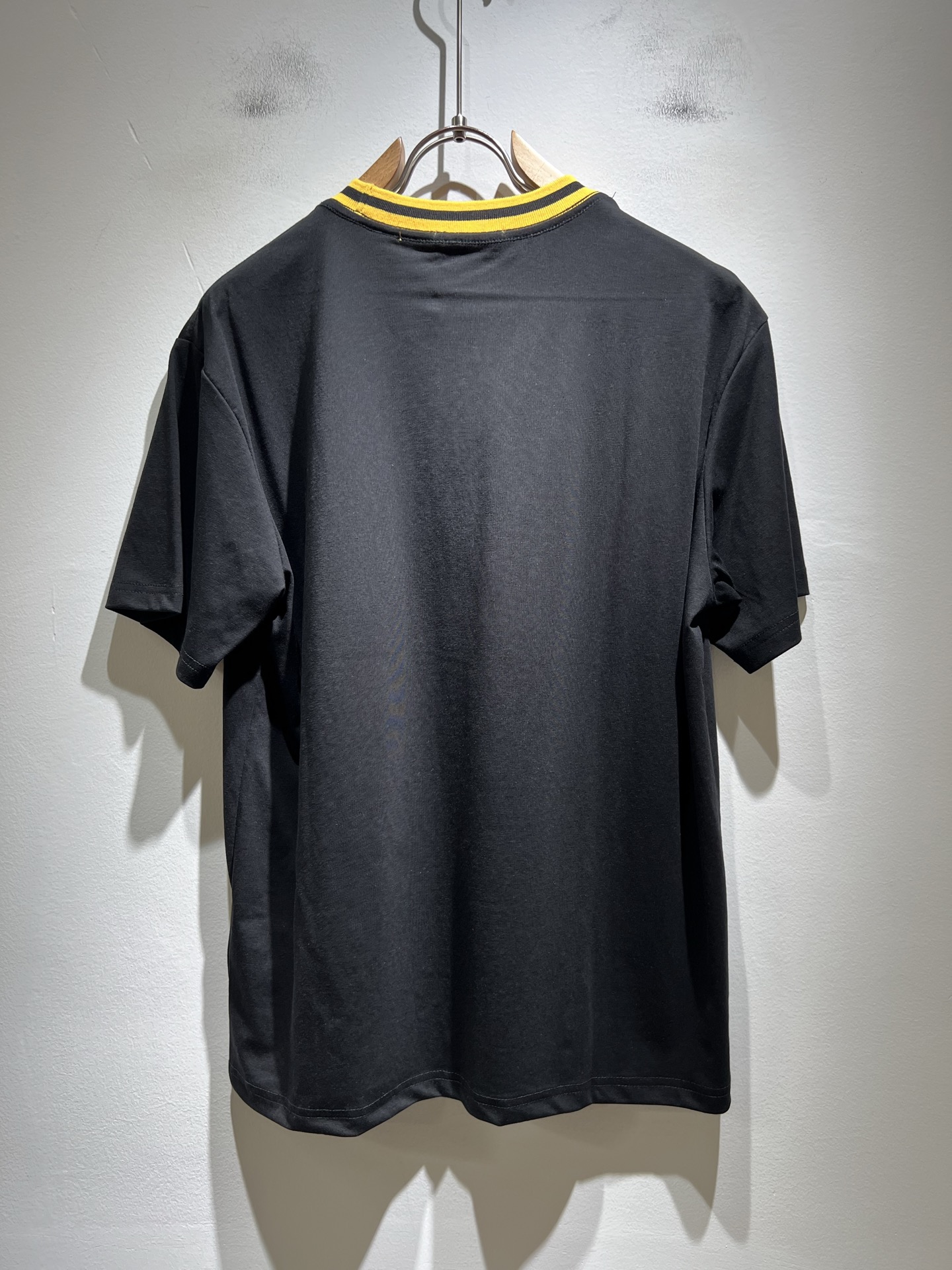 FEN*I 芬*迪2025春夏新款FD家族FF男女同款👫短袖T恤，男女同款👫百搭极简短袖。意大利原厂订单