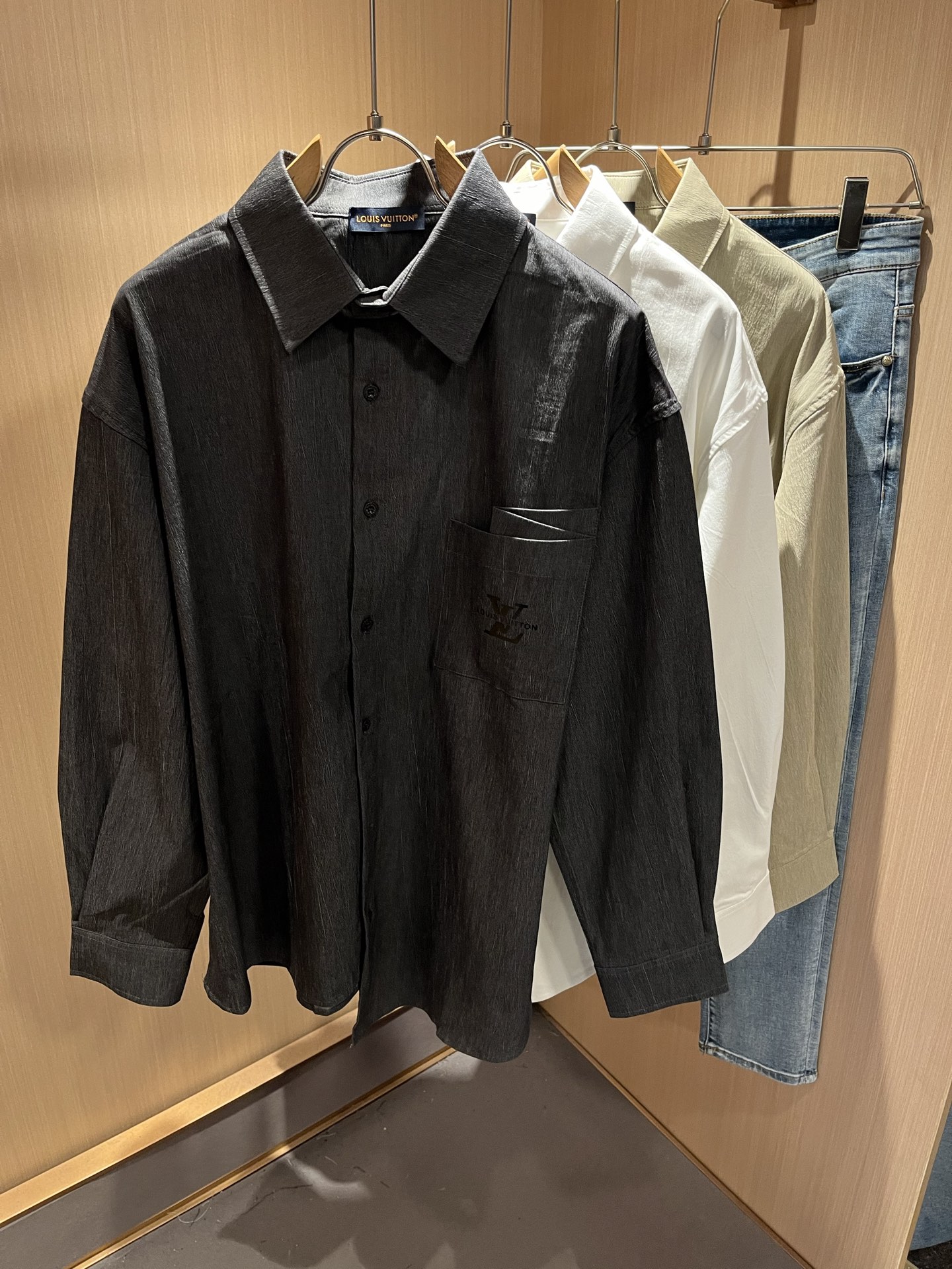 Louis Vuit*on 路易*登 2025秋季新款轻奢男女同款👫衬衣，路易家族的新高端，细节品质永远