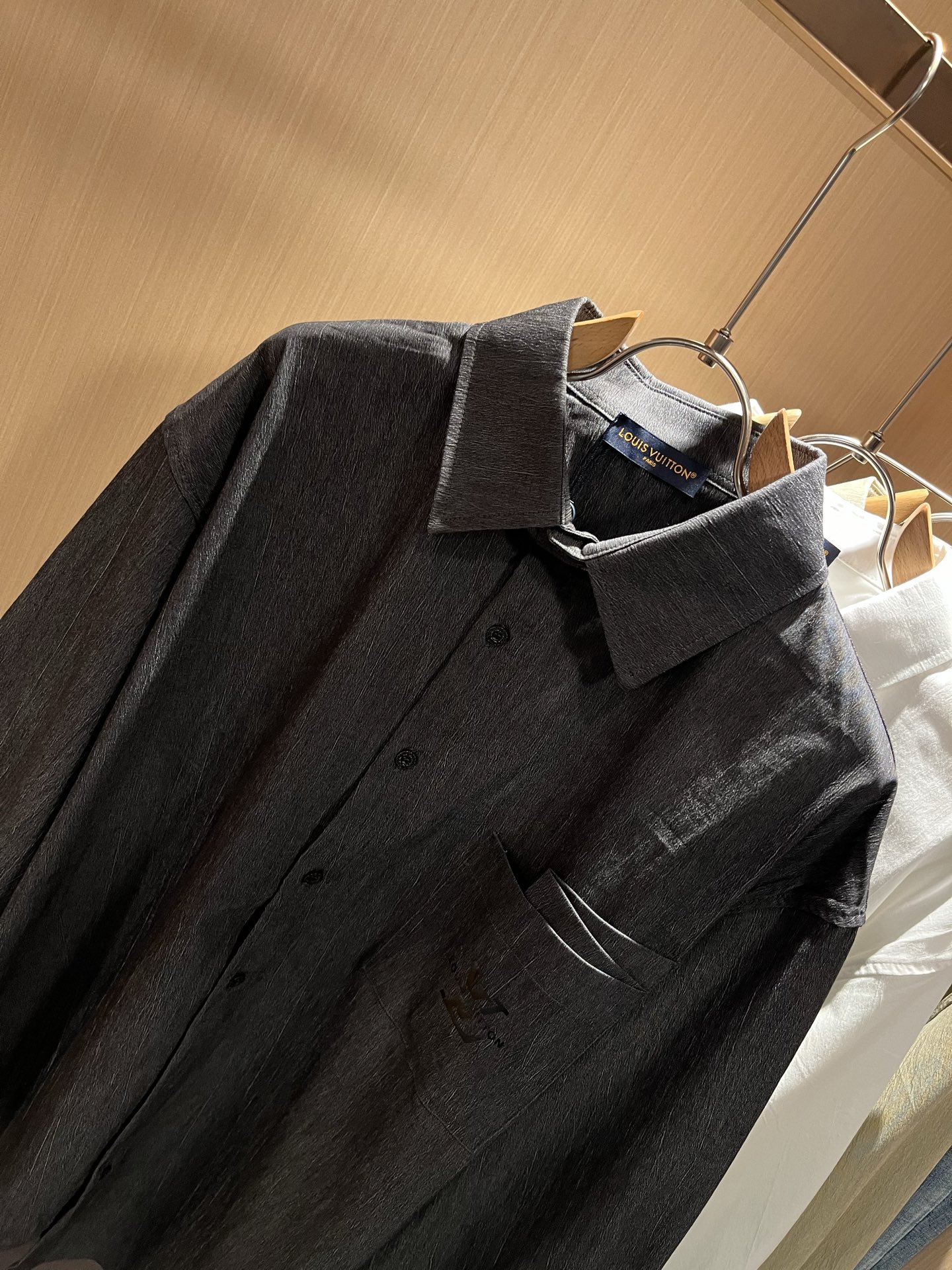 Louis Vuit*on 路易*登 2025秋季新款轻奢男女同款👫衬衣，路易家族的新高端，细节品质永远