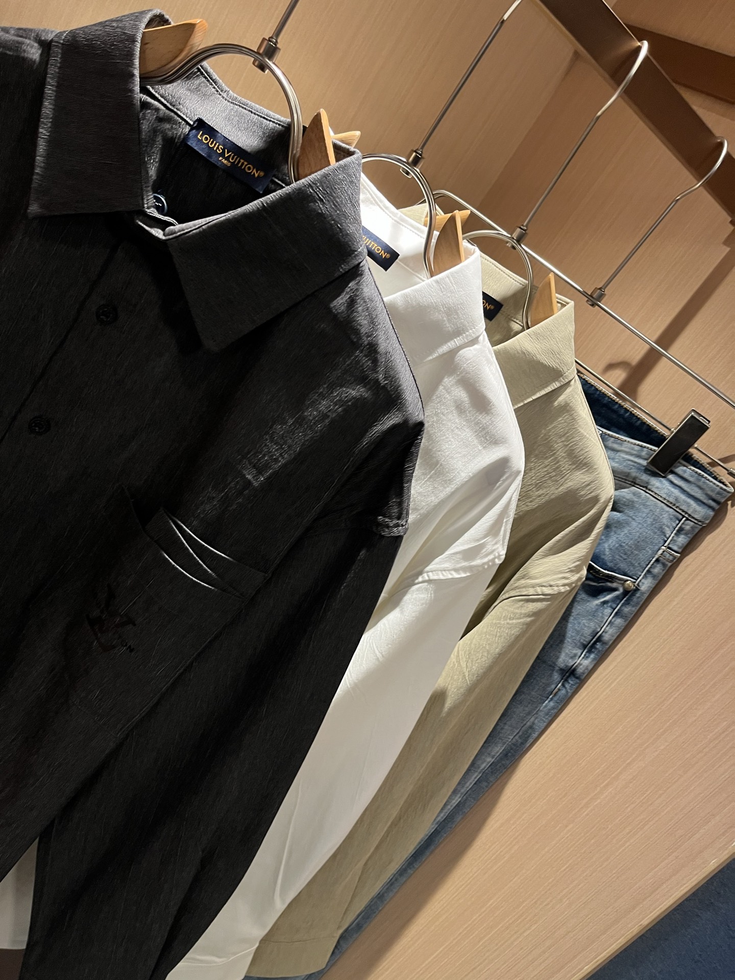 Louis Vuit*on 路易*登 2025秋季新款轻奢男女同款👫衬衣，路易家族的新高端，细节品质永远