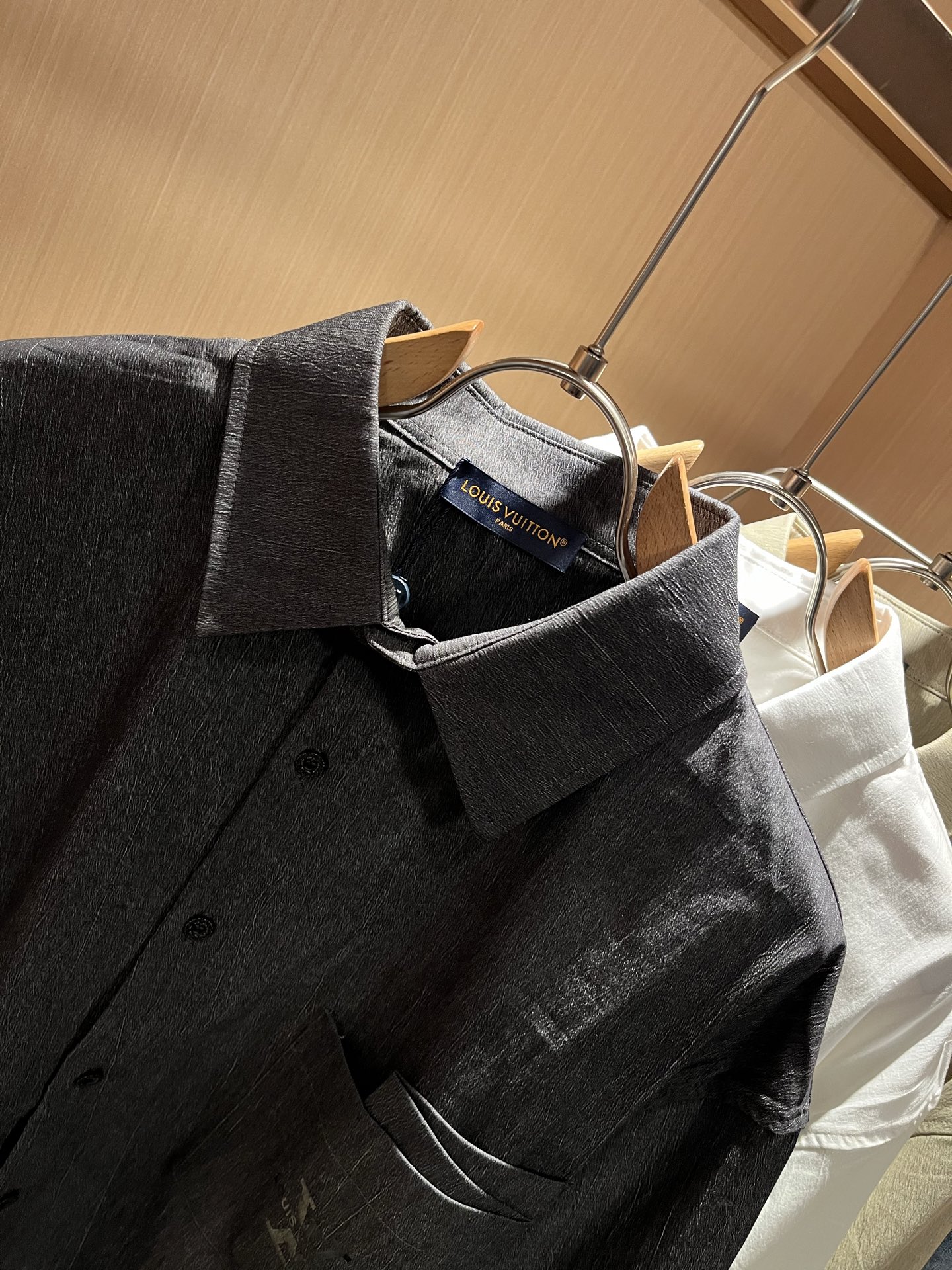 Louis Vuit*on 路易*登 2025秋季新款轻奢男女同款👫衬衣，路易家族的新高端，细节品质永远