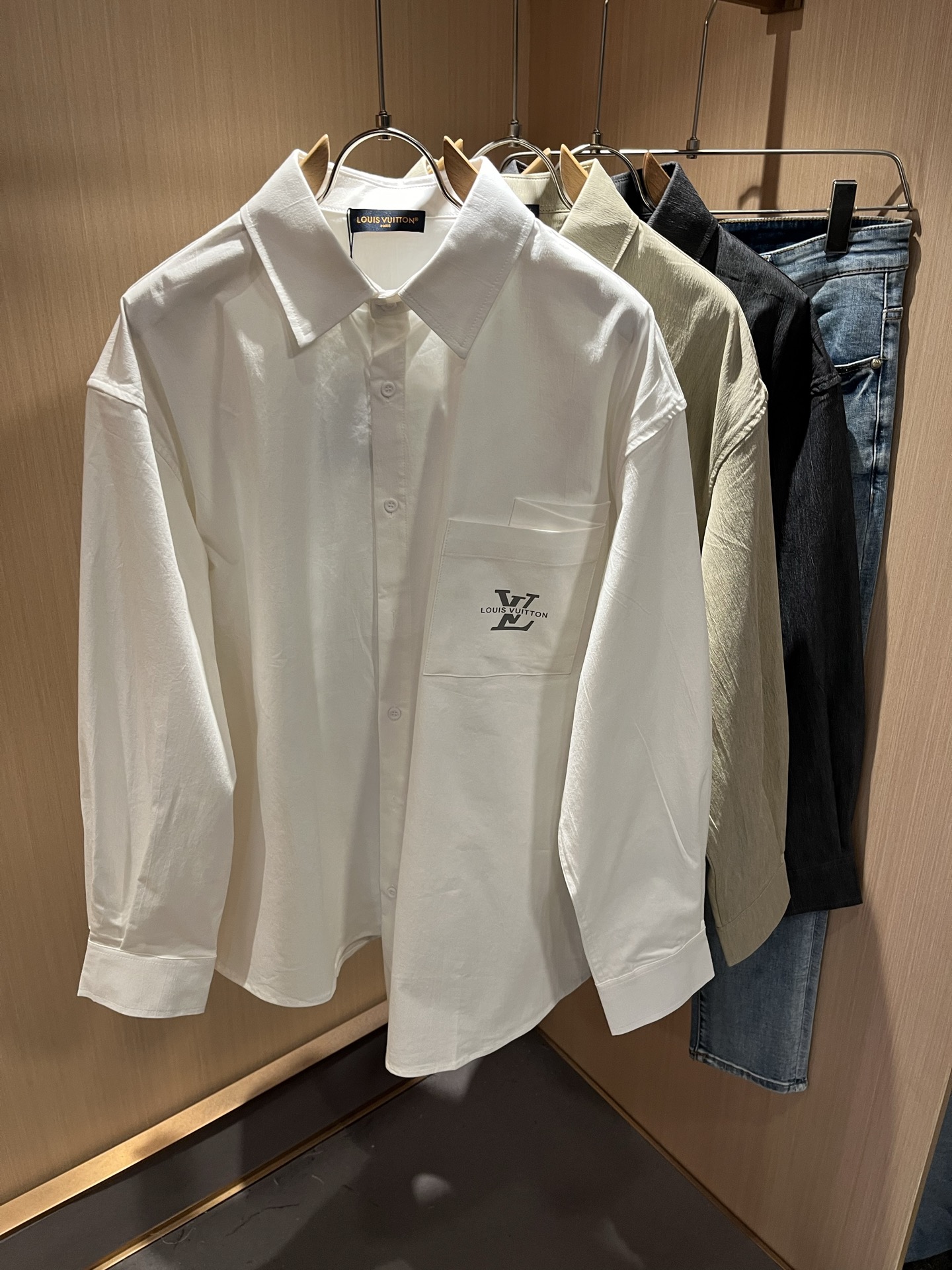 Louis Vuit*on 路易*登 2025秋季新款轻奢男女同款👫衬衣，路易家族的新高端，细节品质永远