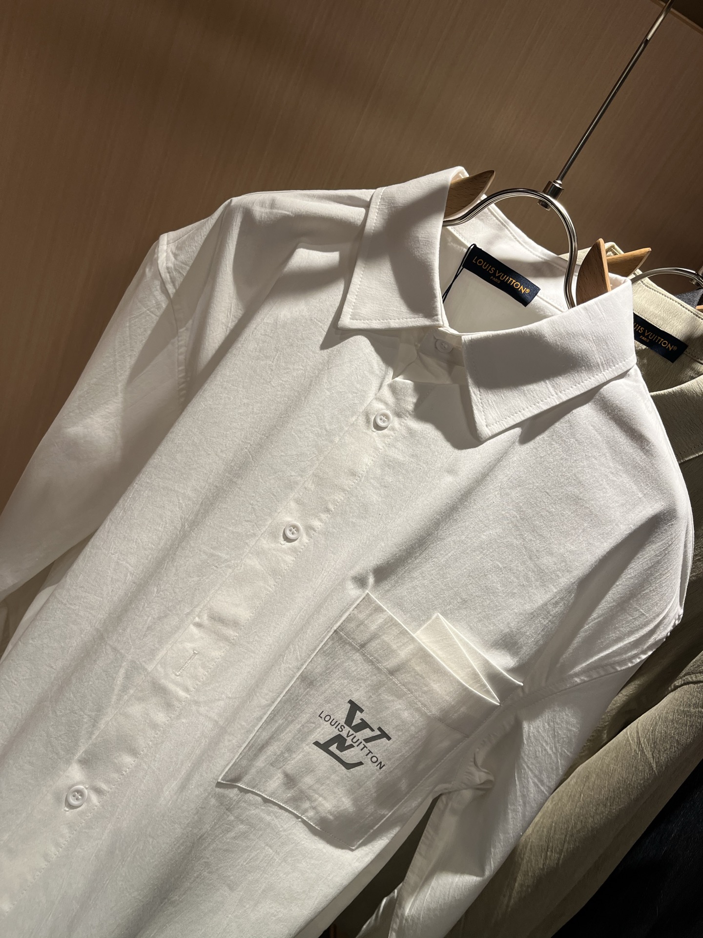 Louis Vuit*on 路易*登 2025秋季新款轻奢男女同款👫衬衣，路易家族的新高端，细节品质永远