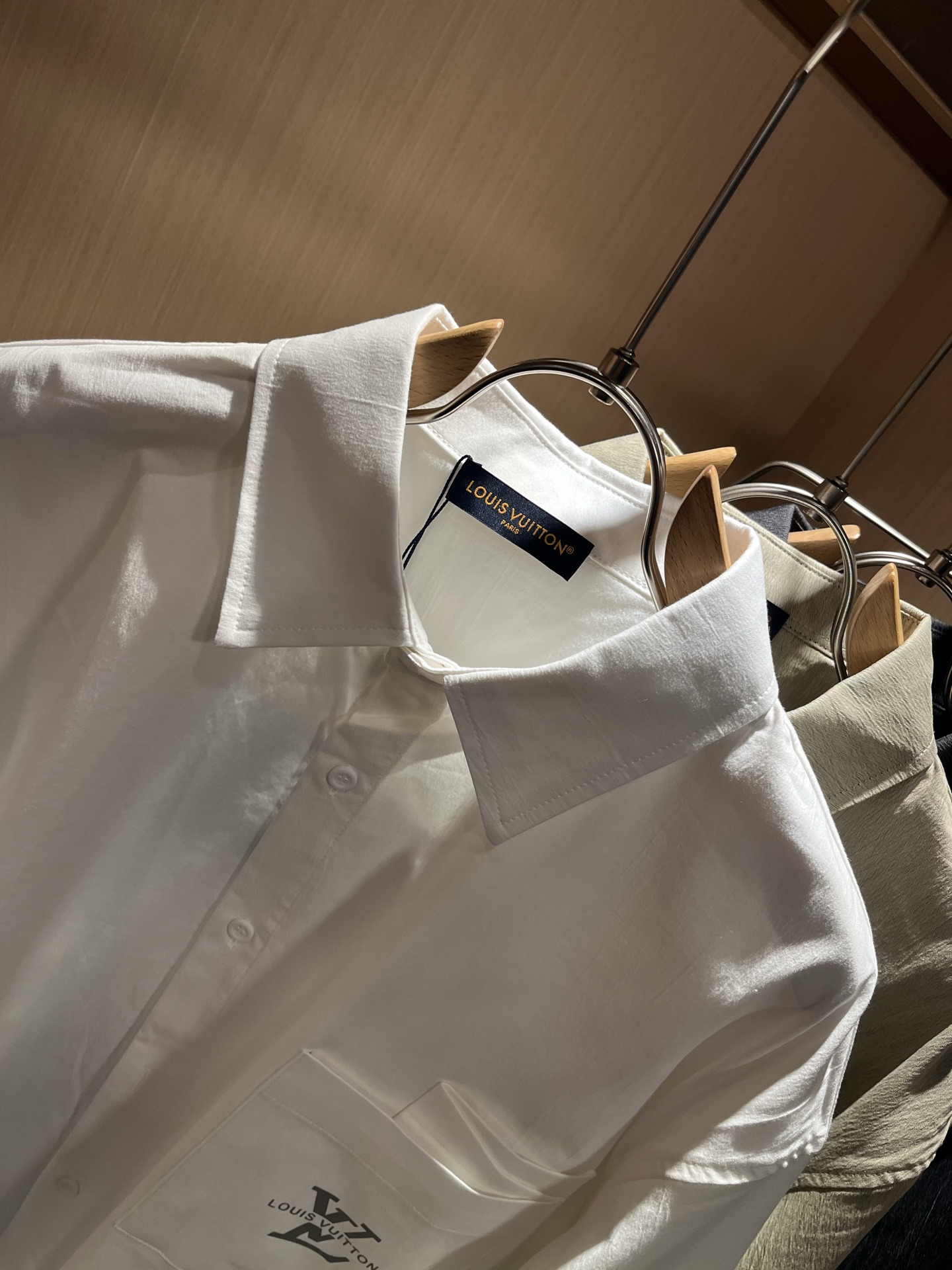 Louis Vuit*on 路易*登 2025秋季新款轻奢男女同款👫衬衣，路易家族的新高端，细节品质永远