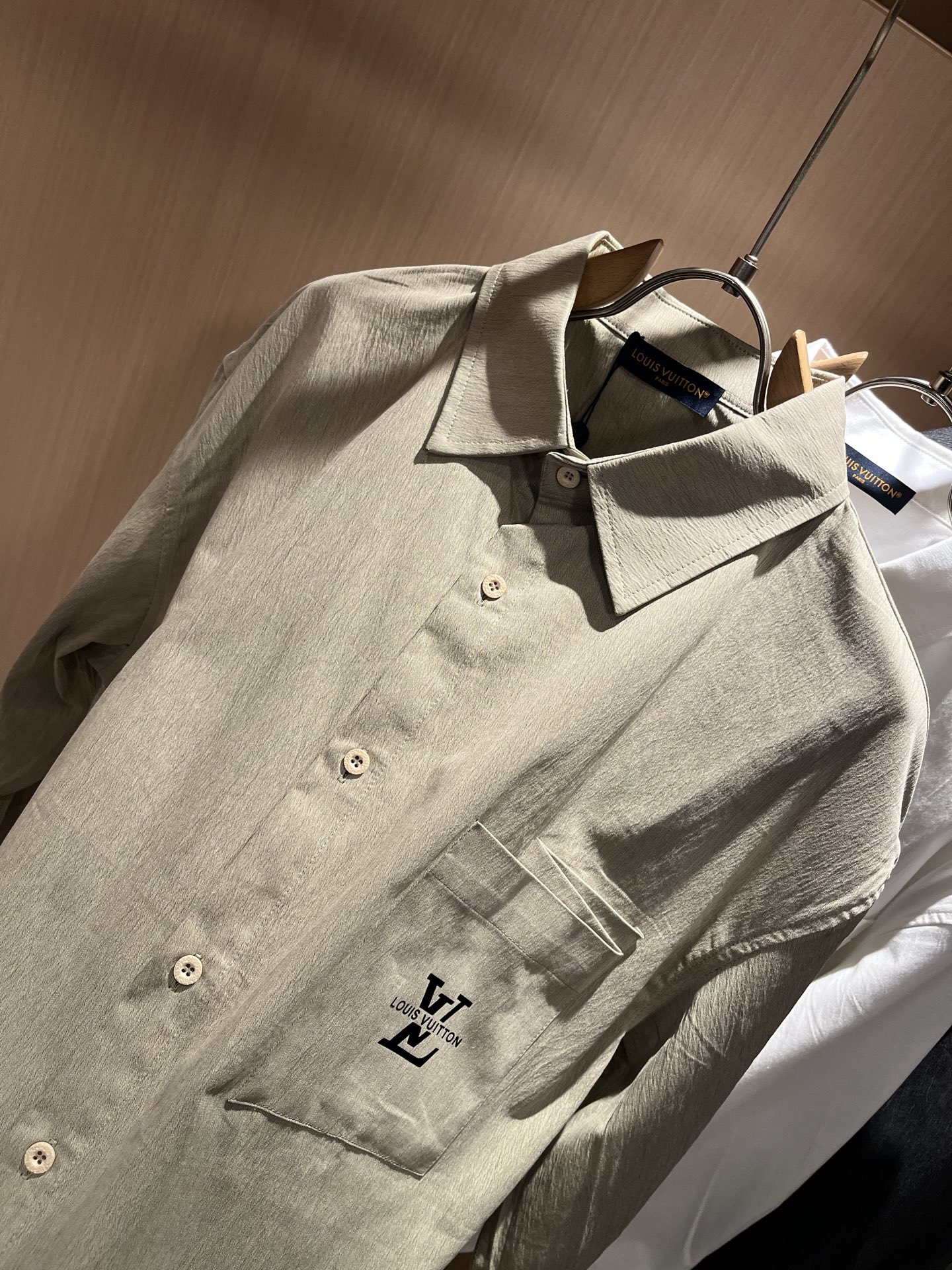 Louis Vuit*on 路易*登 2025秋季新款轻奢男女同款👫衬衣，路易家族的新高端，细节品质永远