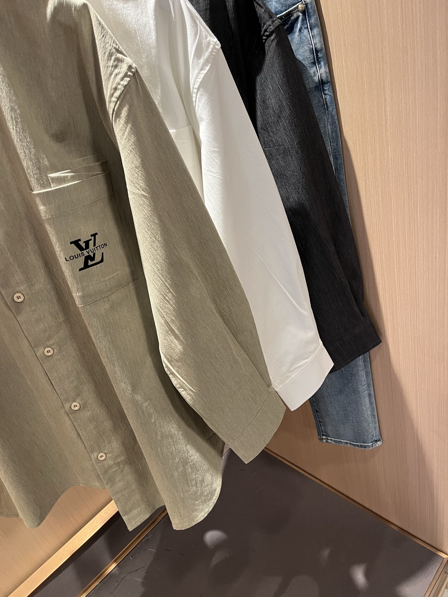 Louis Vuit*on 路易*登 2025秋季新款轻奢男女同款👫衬衣，路易家族的新高端，细节品质永远