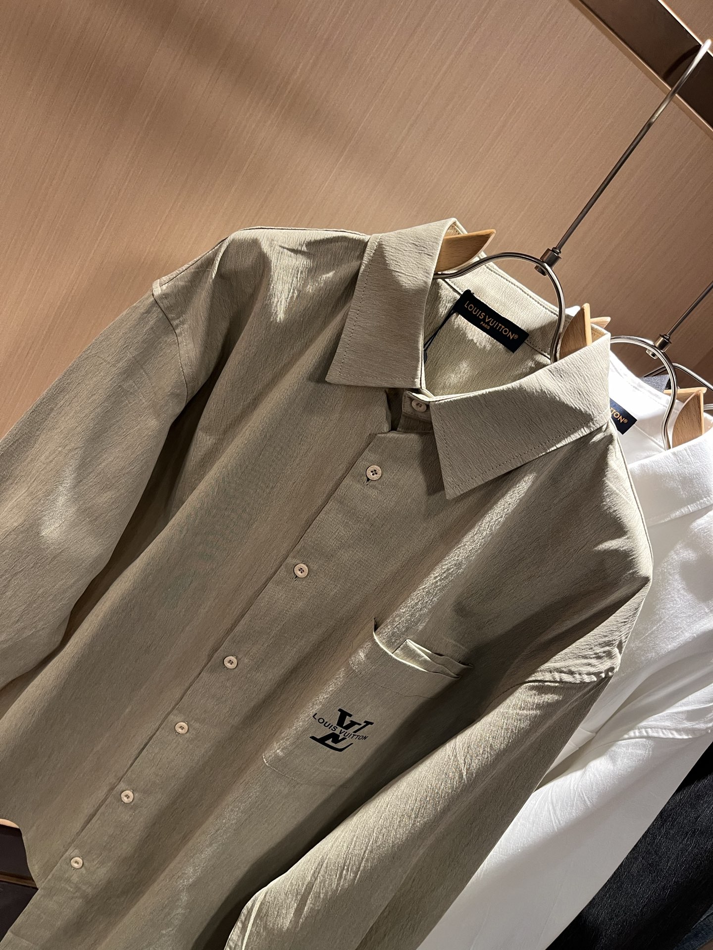 Louis Vuit*on 路易*登 2025秋季新款轻奢男女同款👫衬衣，路易家族的新高端，细节品质永远