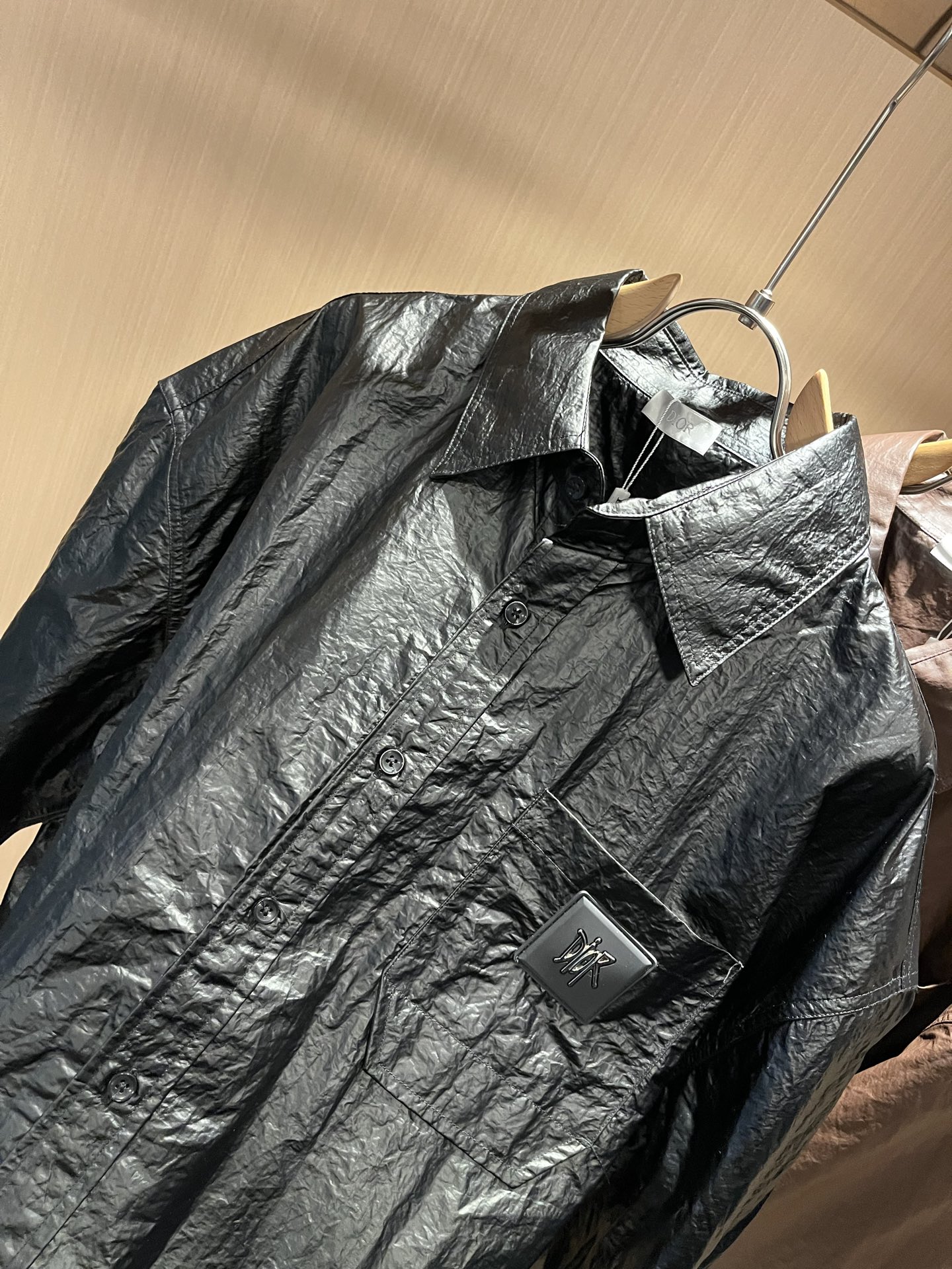 Dior 迪奥2025秋季新款男女同款👫衬衣，品牌最新设计元素！既不单调也不复杂,恰到好处的展现品味！客