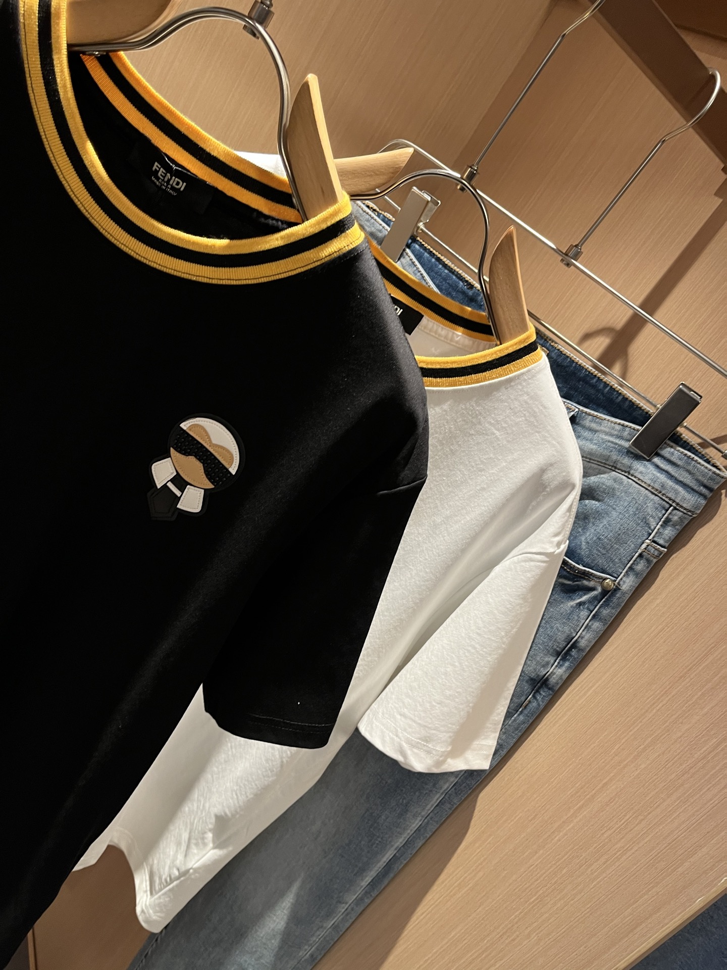 FEN*I 芬*迪2025春夏新款FD家族FF男女同款👫短袖T恤，男女同款👫百搭极简短袖。意大利原厂订单