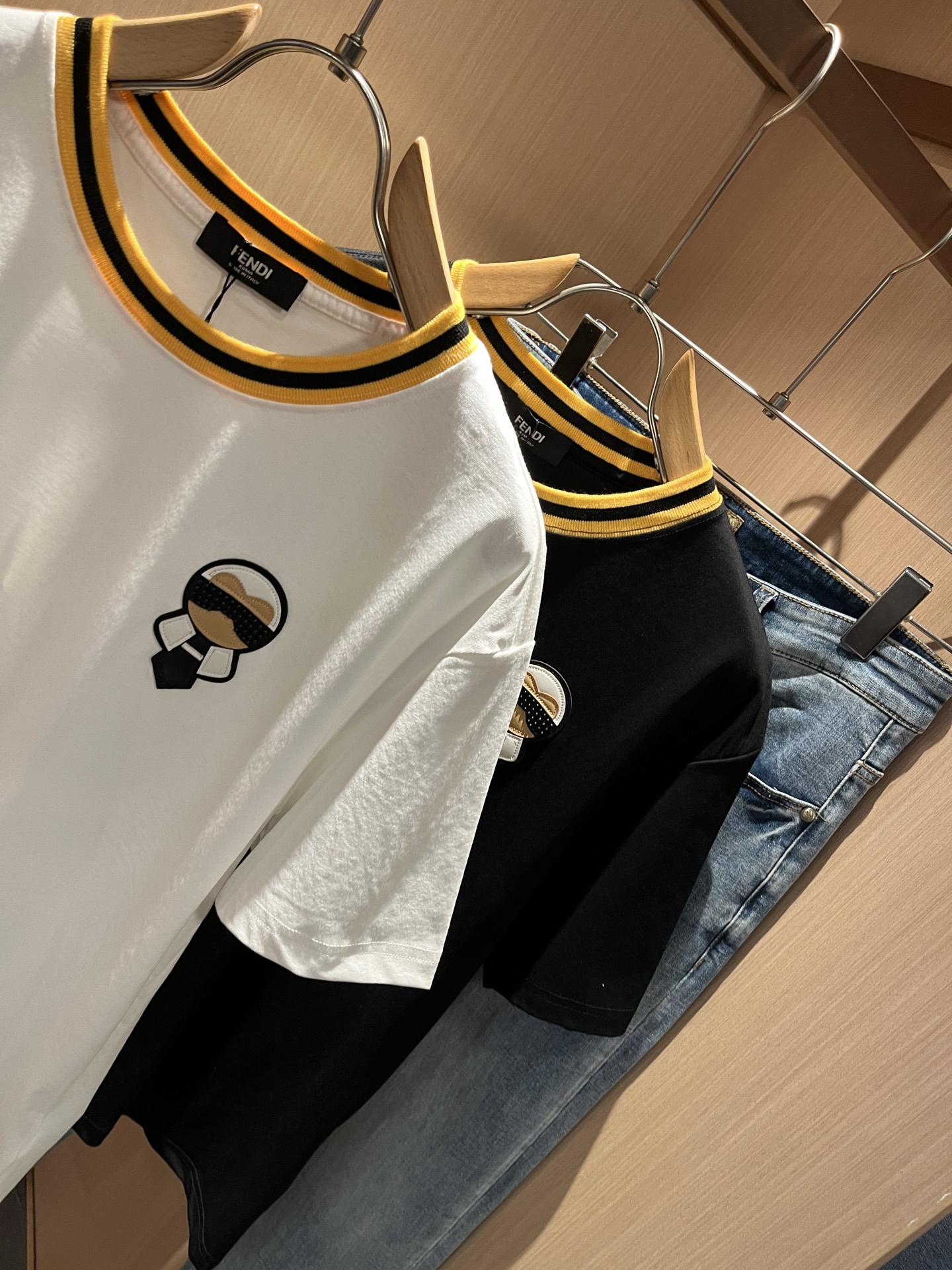 FEN*I 芬*迪2025春夏新款FD家族FF男女同款👫短袖T恤，男女同款👫百搭极简短袖。意大利原厂订单