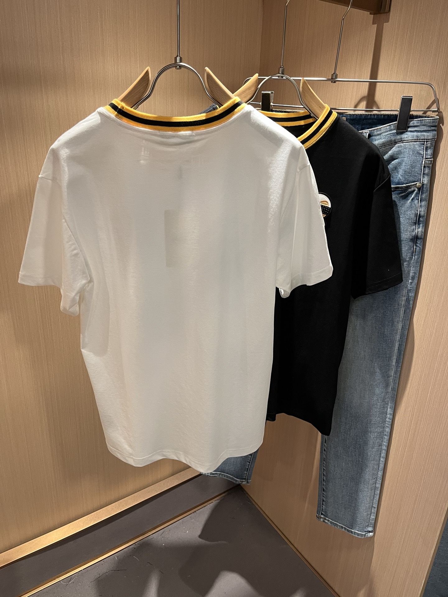 FEN*I 芬*迪2025春夏新款FD家族FF男女同款👫短袖T恤，男女同款👫百搭极简短袖。意大利原厂订单