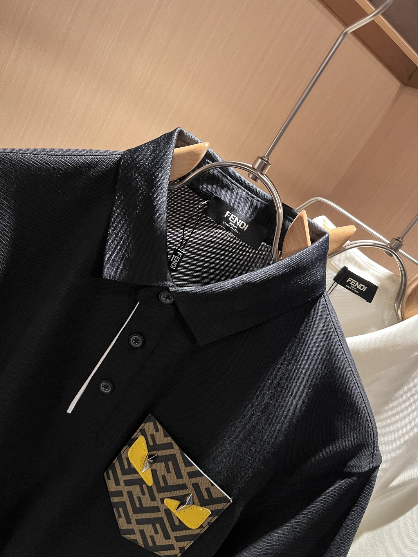 FEN 芬*迪2025春夏新款短袖Polo衫！净版百搭不限制年龄，胸前logo图案压胶工艺设计！无论你是